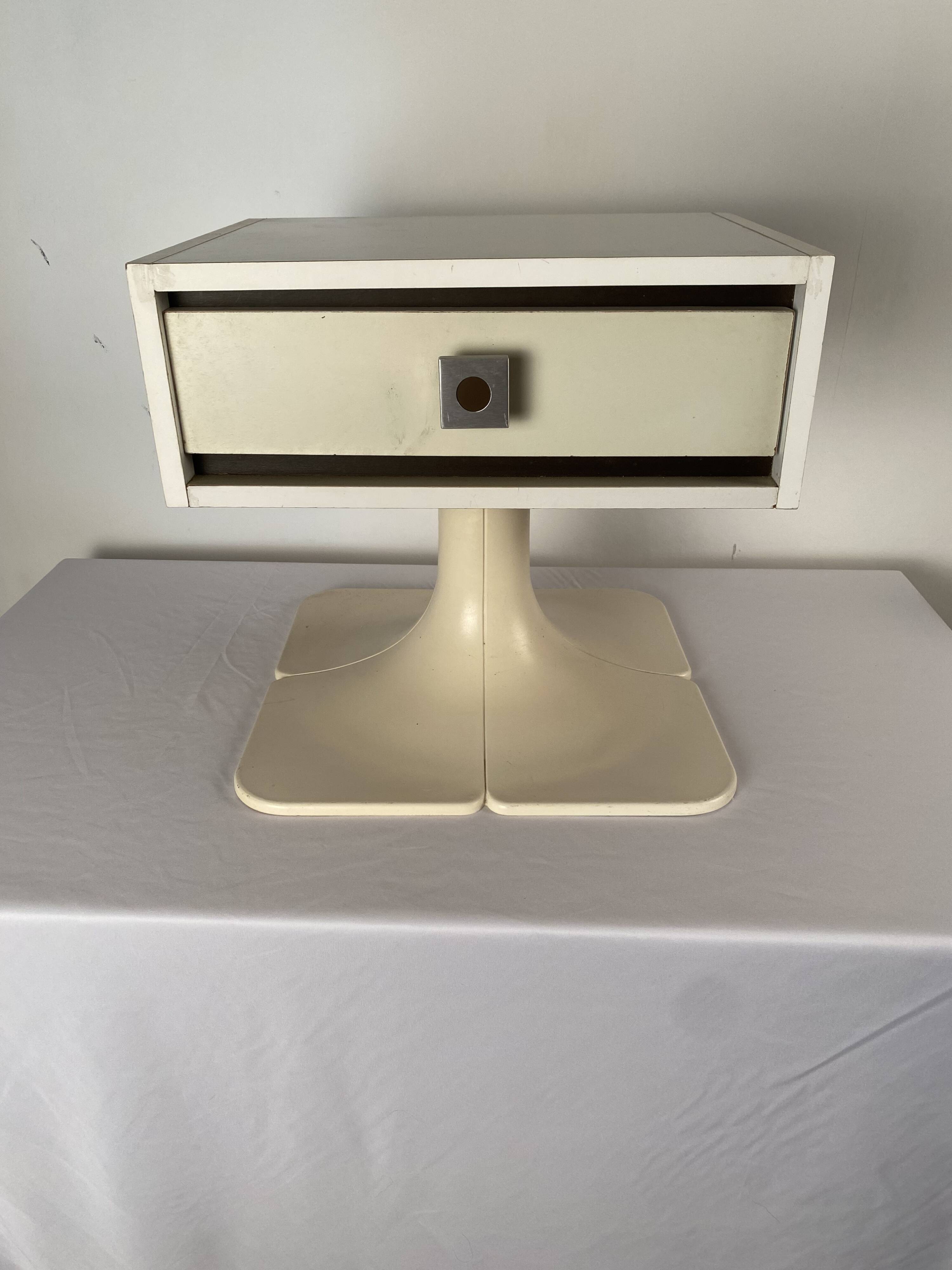 Pair of bedside tables, vintage tulip feet