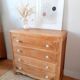 Commode chêne et porcelaine
