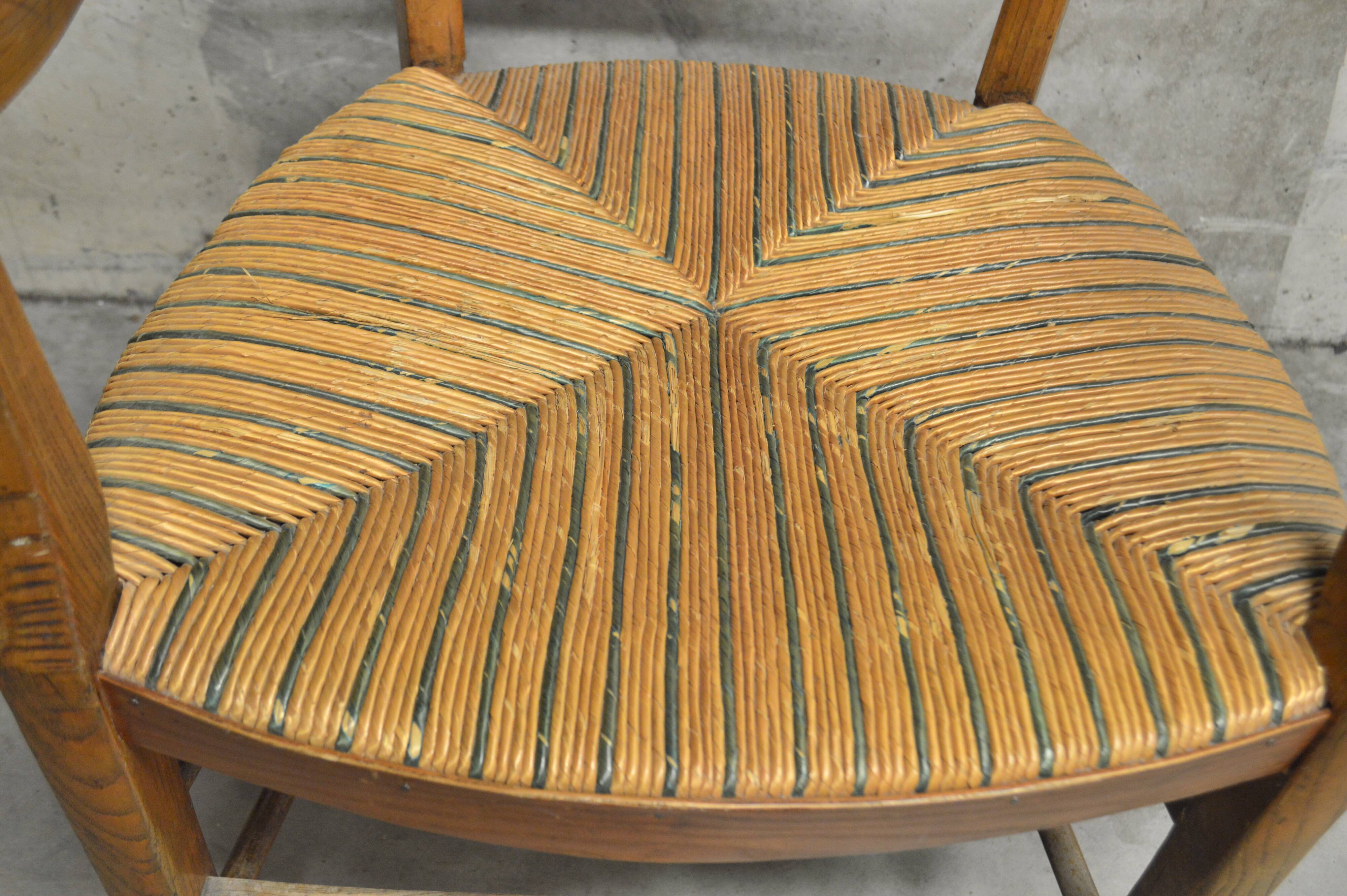 Vintage 1930s armchair in solid wood scultpé