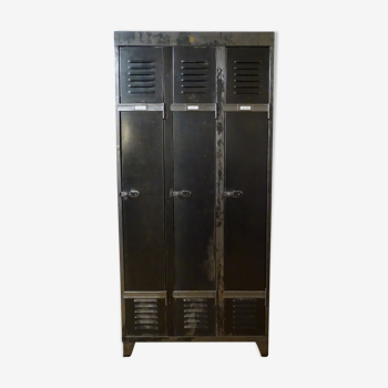 Industrial cloakroom 3 doors 60s