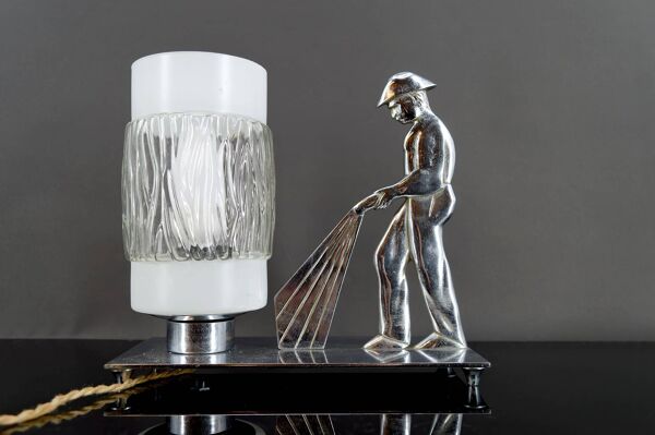 Rare Lampe en Bronze Chromé ''Soldat du Feu'' Art Déco, Pologne, 1950-60