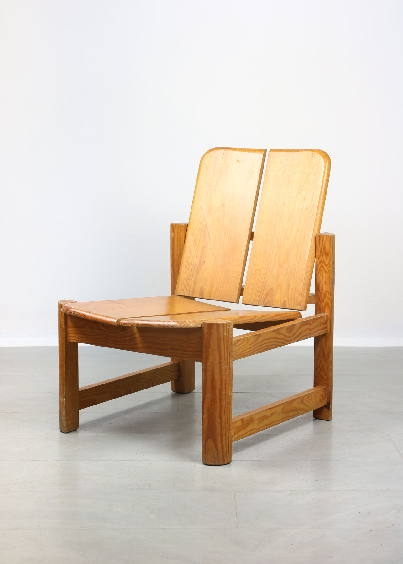 Vintage scandinavian pine lounge chair