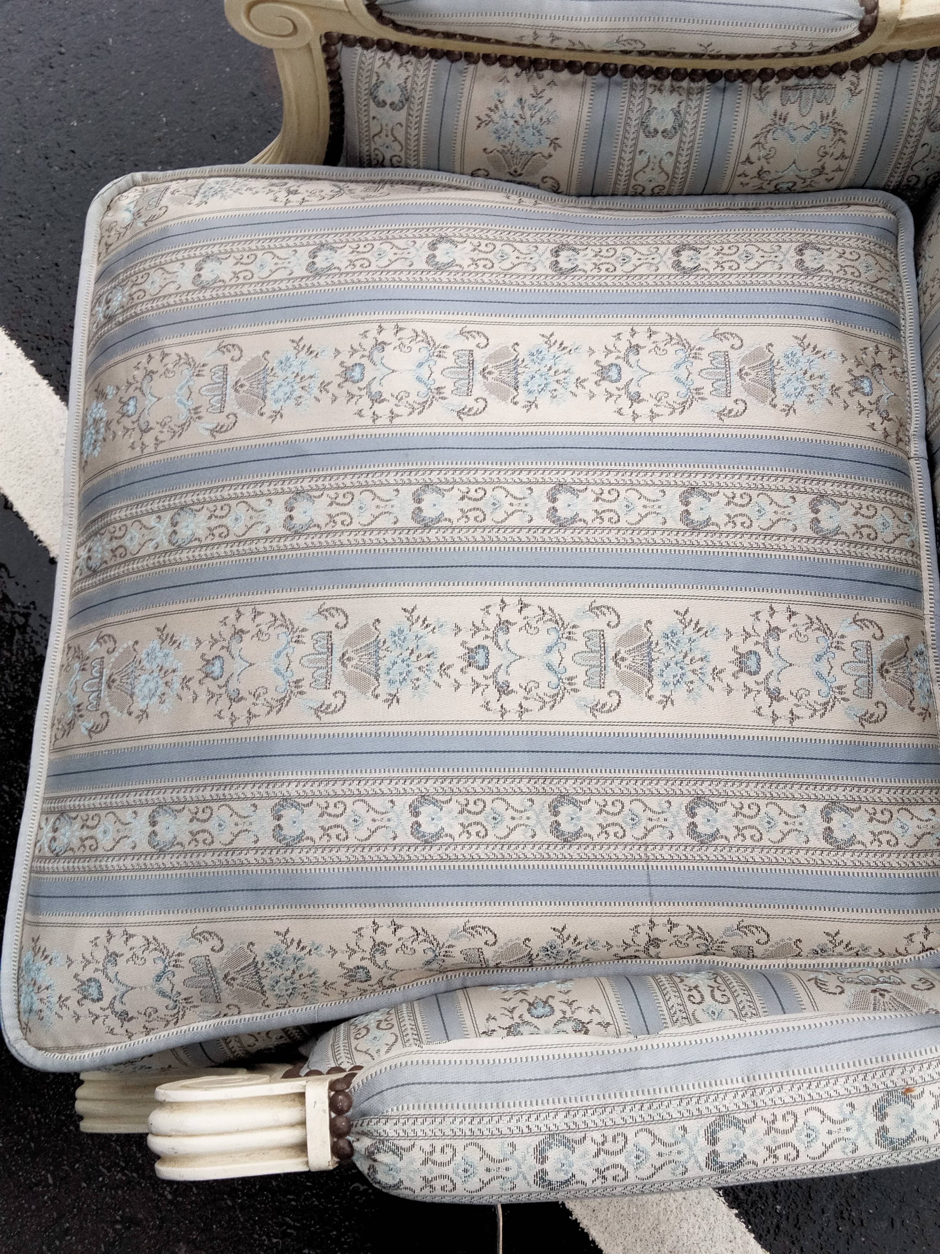 Paire de bergères fauteuils ancien style louis xvi vintage
