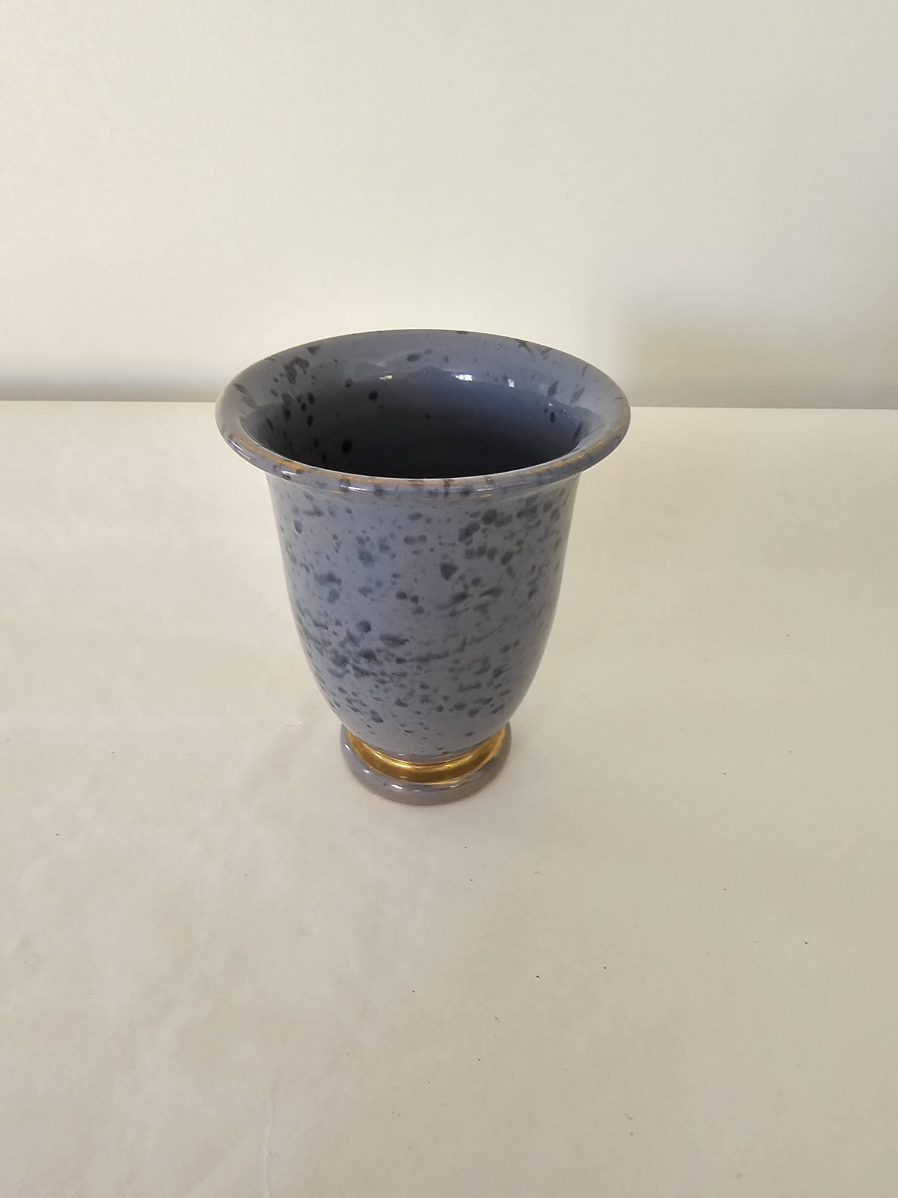 Blue ceramic vase signed (Signature to be identified) Height 12cm