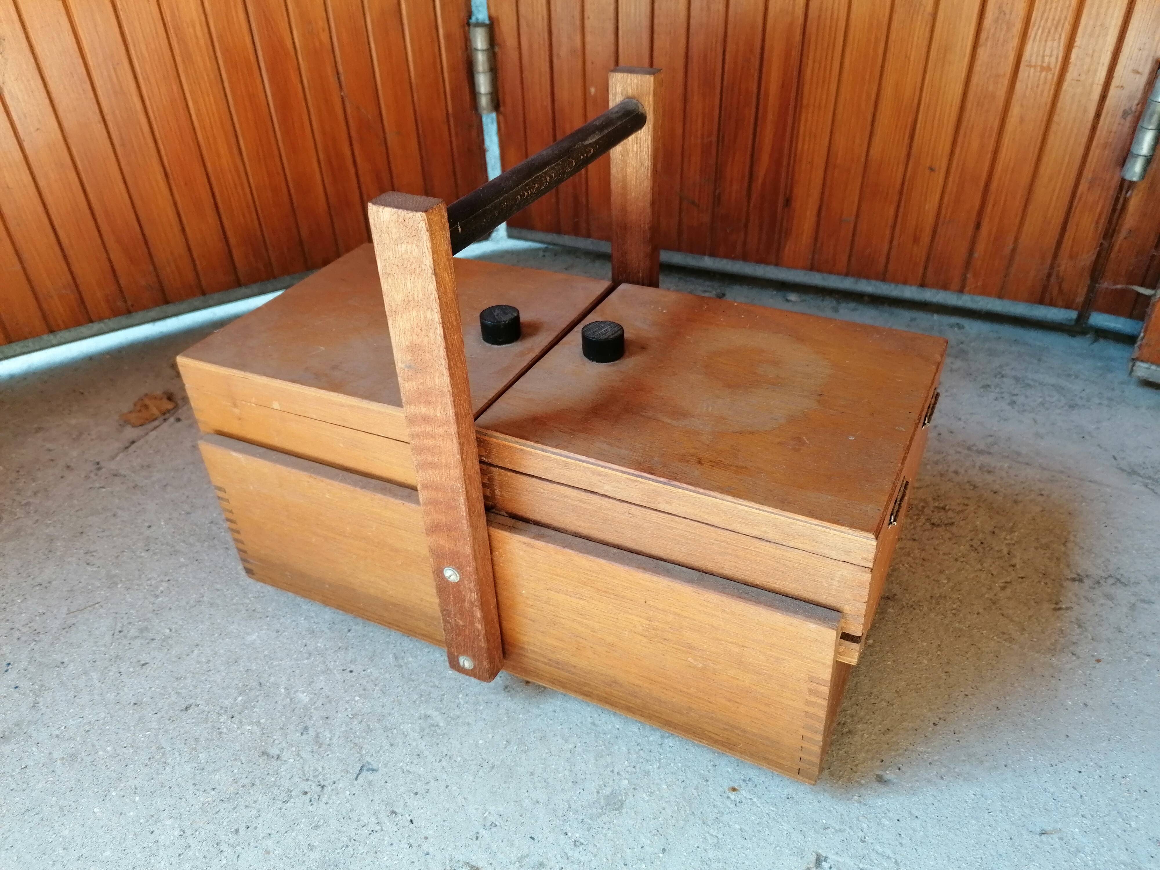 Sewing basket vintage