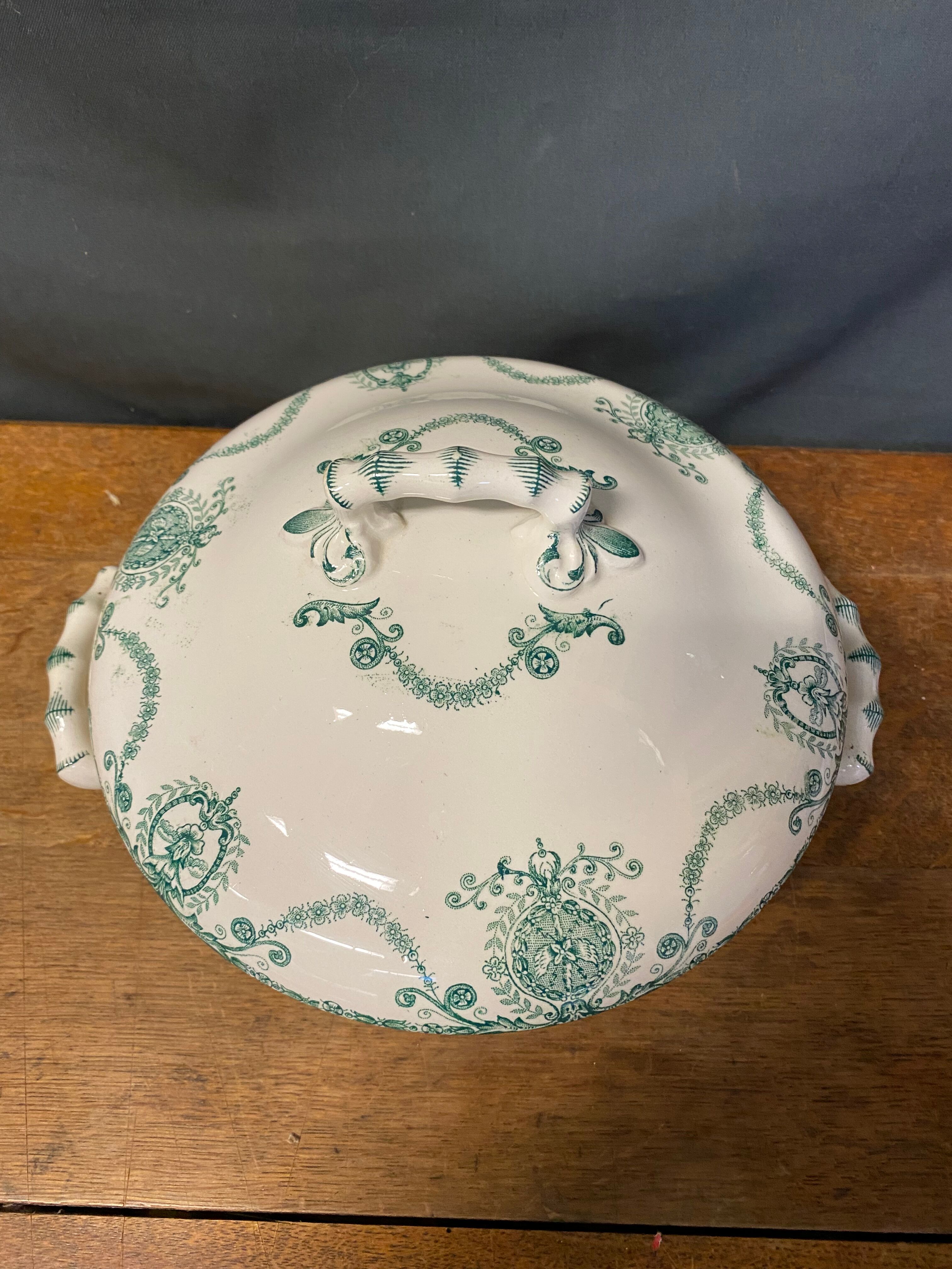 Ancient iron earth tureen, diameter 21 cm