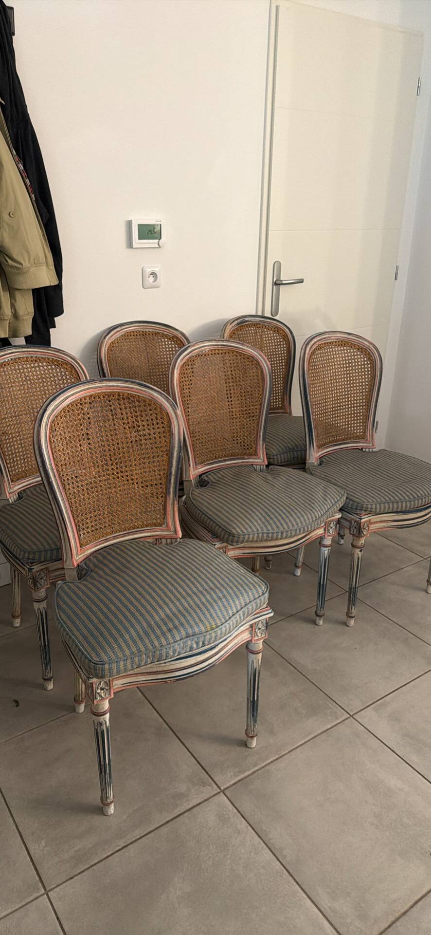 Lot de 6 chaises style Louis XVI avec cannage