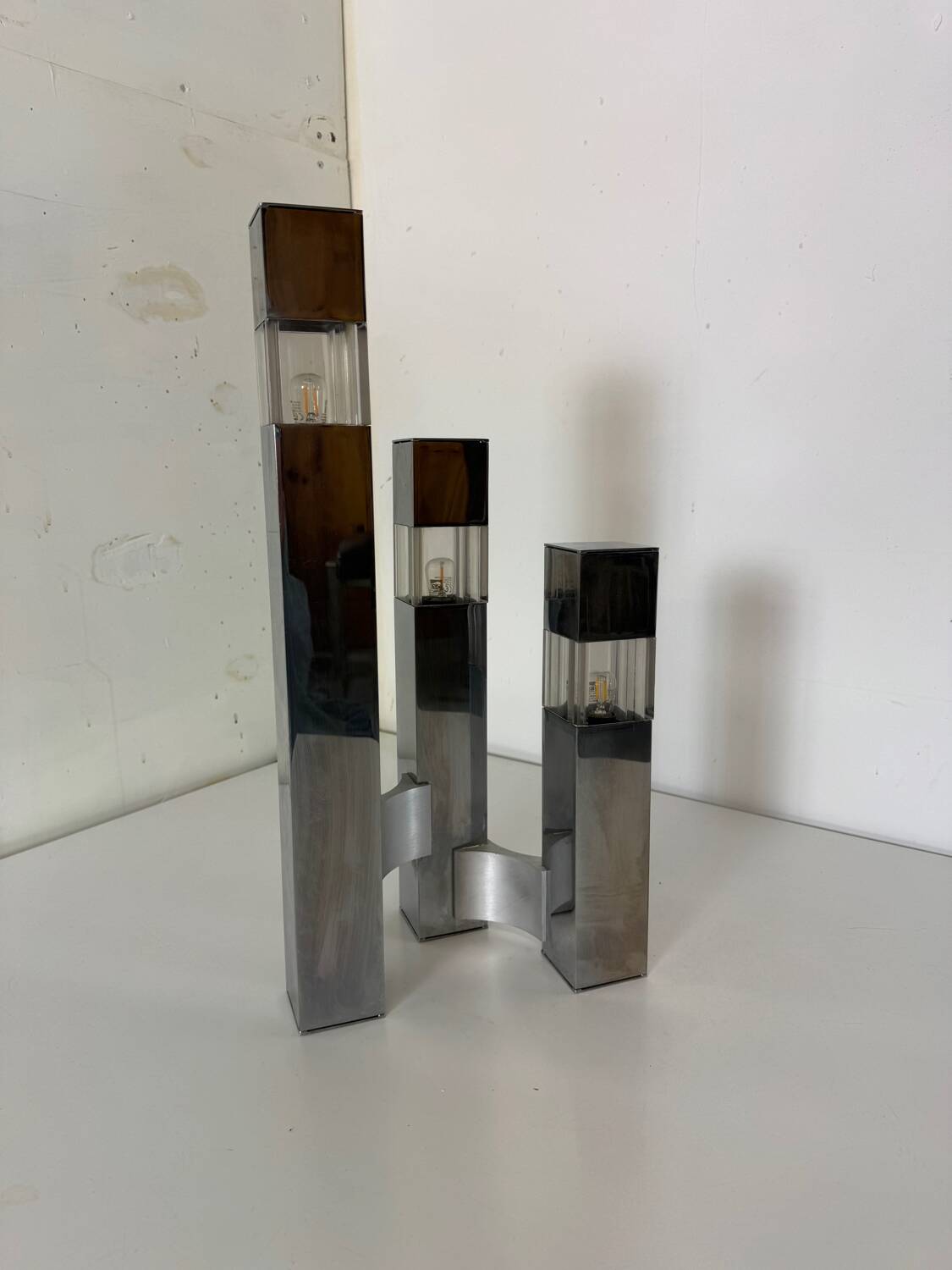 Very Mid-Century Modernist Architectural Sciolari Cubic Table Lamp by Gaet