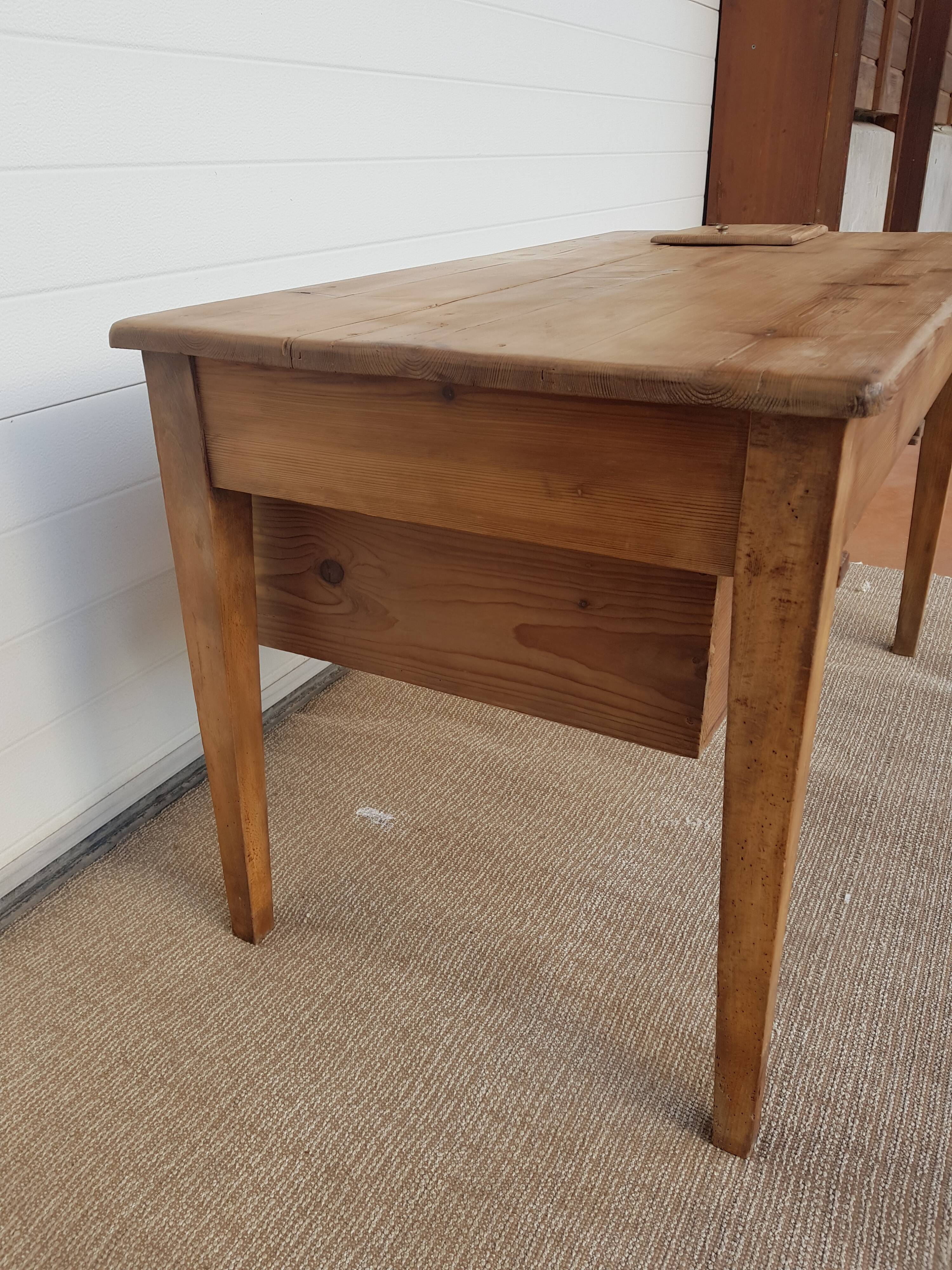 Established coordonnier early 20th s