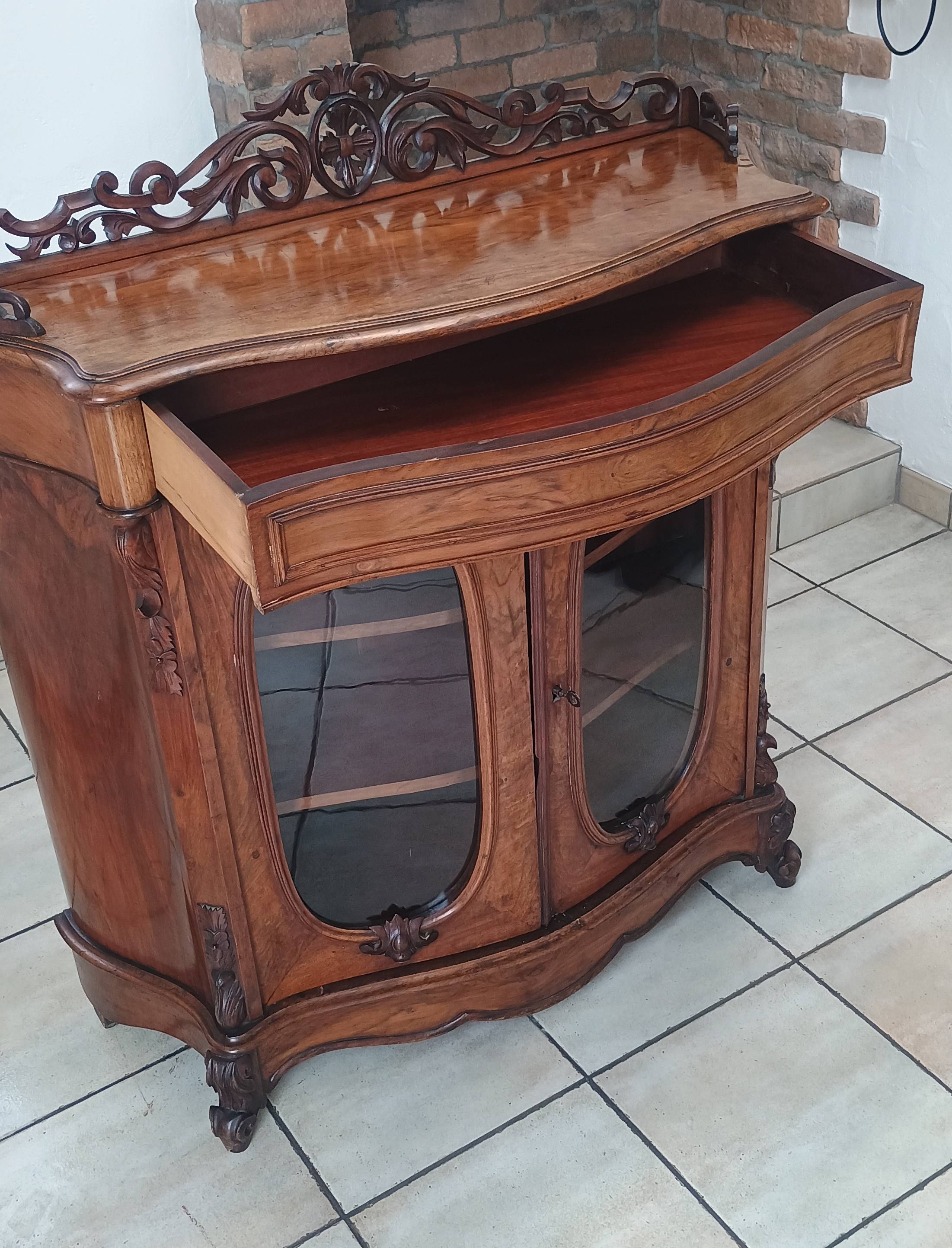 Meuble d'appui en placage de ronce de noyer style Napoléon III ou fin XIX