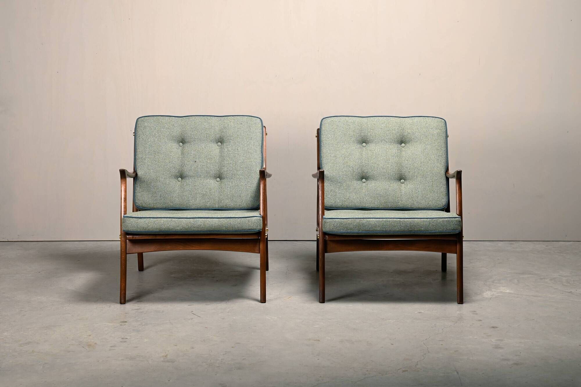 Pair of Mid-Century Italian Armchairs in stained Beech and Green Cushions