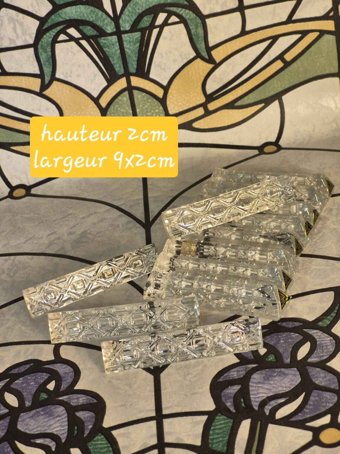 Crystal knife holder