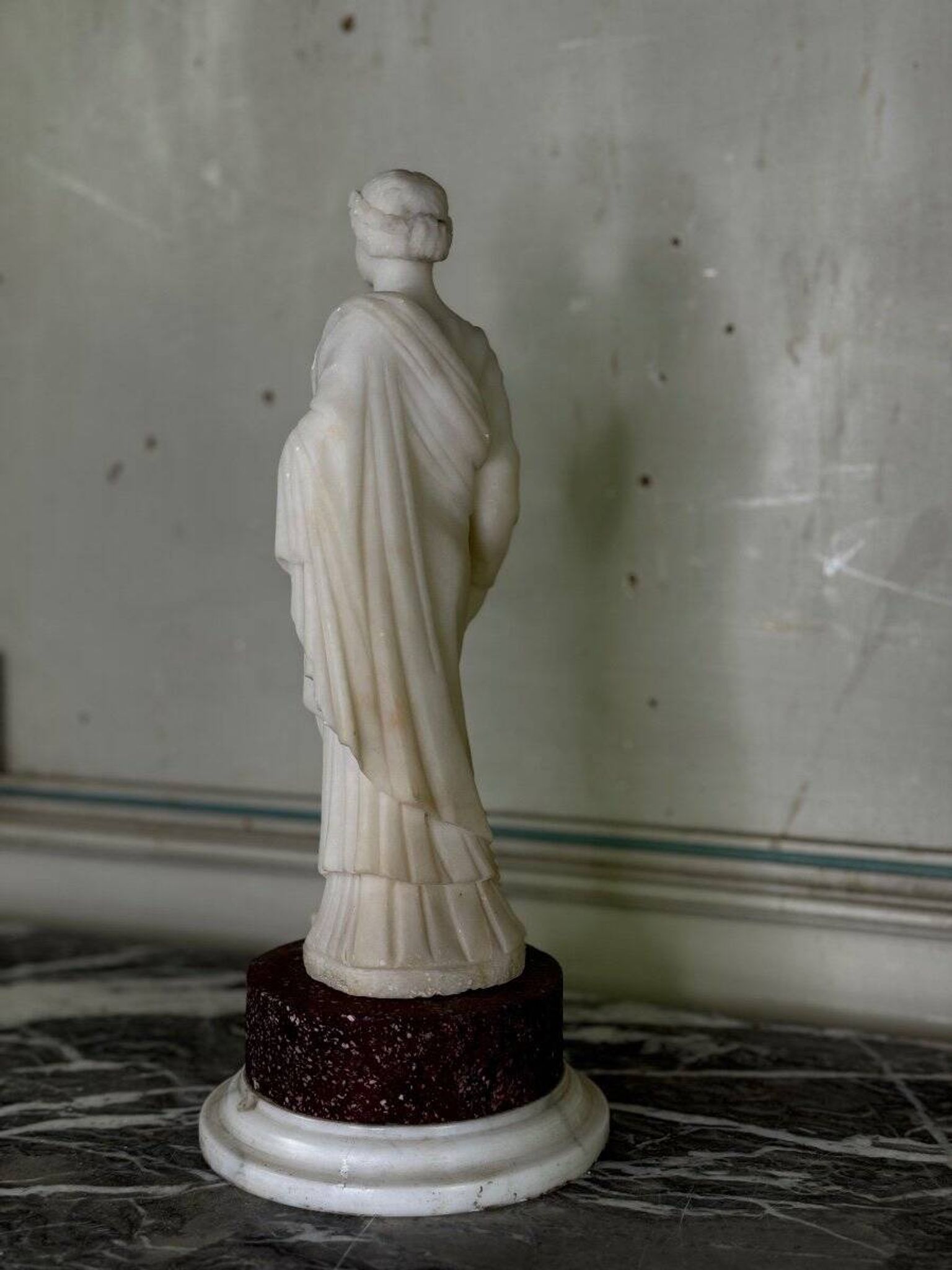 Alabaster sculpture, lady with a mask in the antique style, 19th century