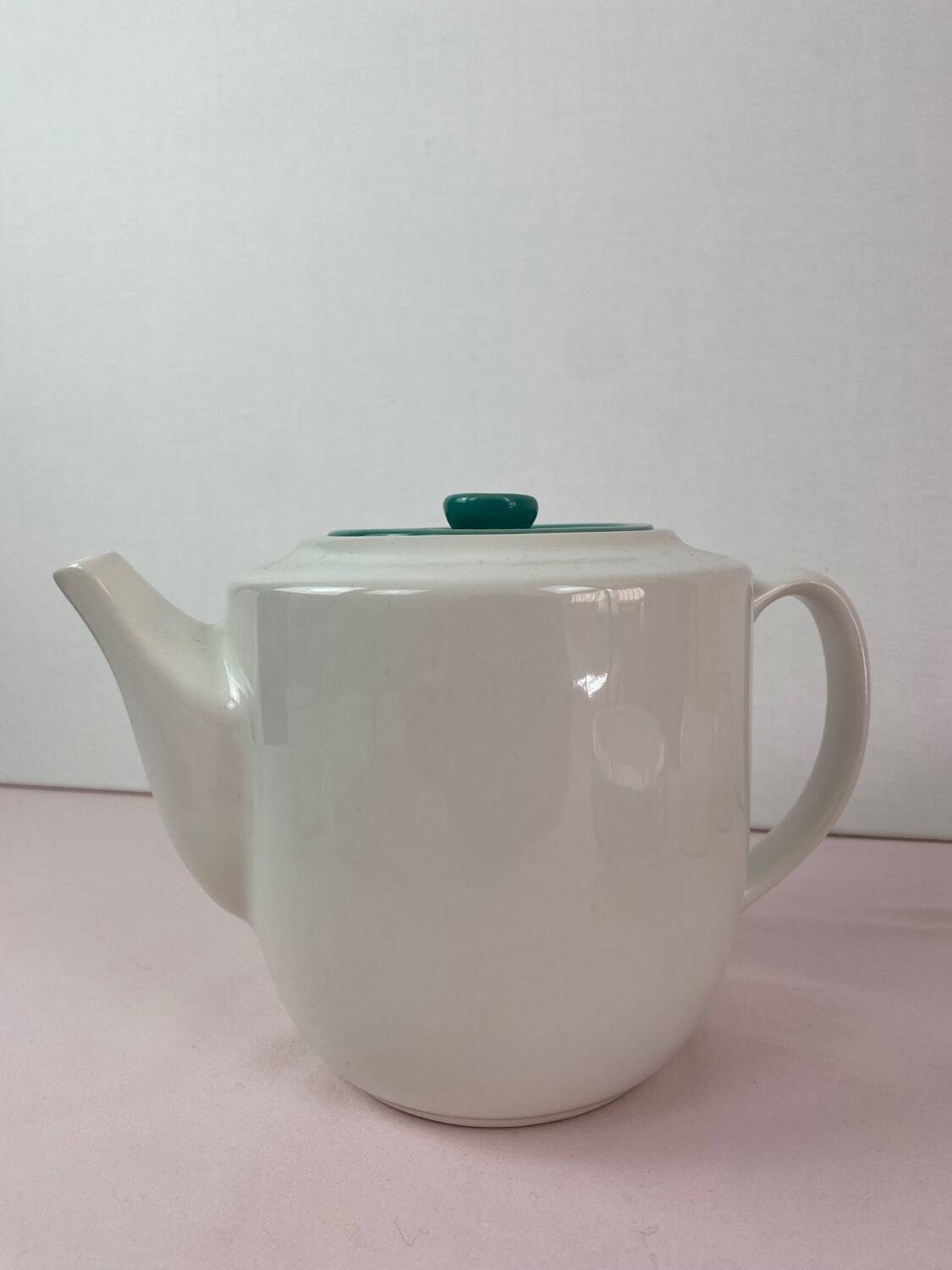 Vintage white and green service