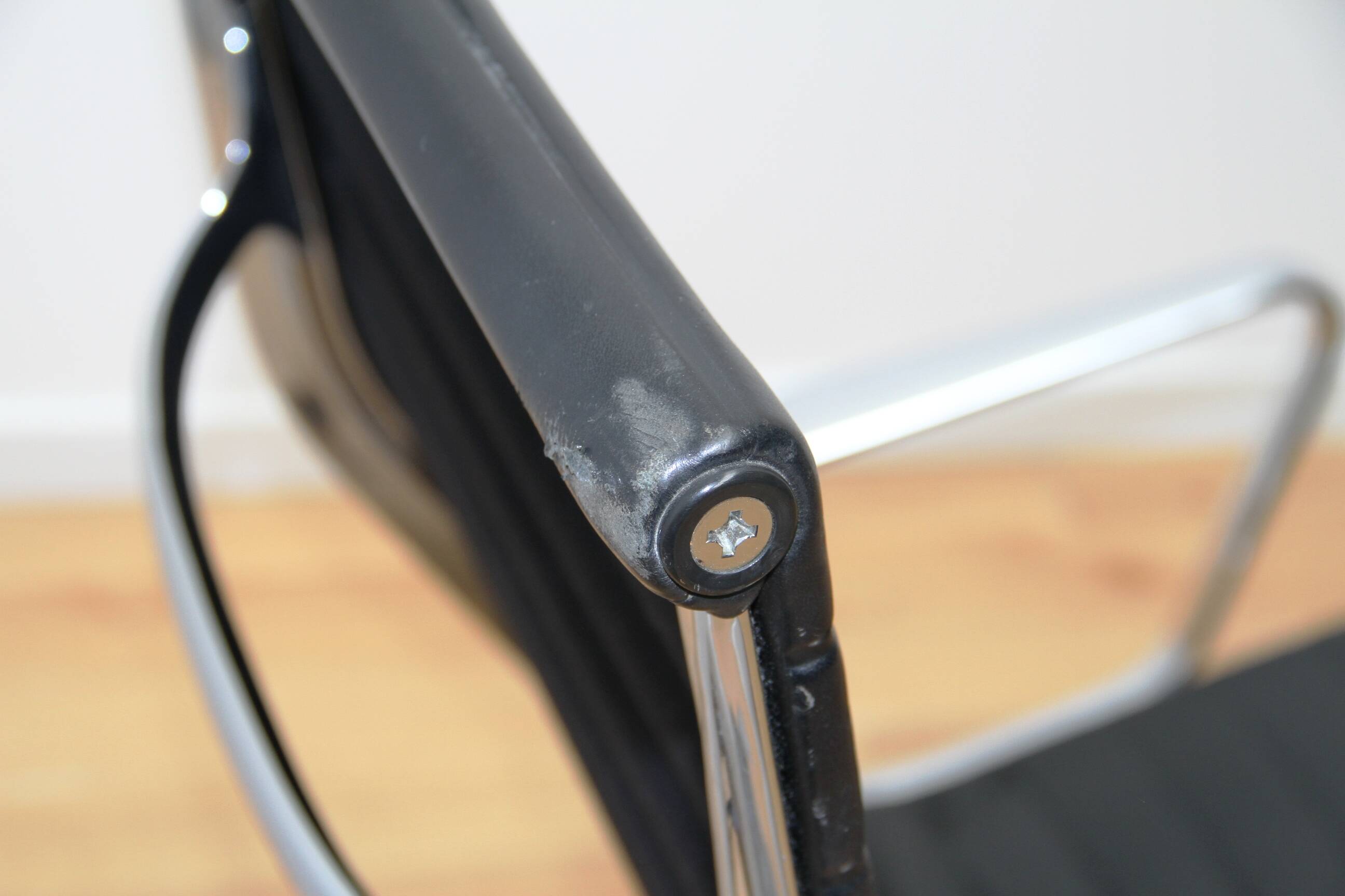 EA124 office chair, Charles & Ray Eames