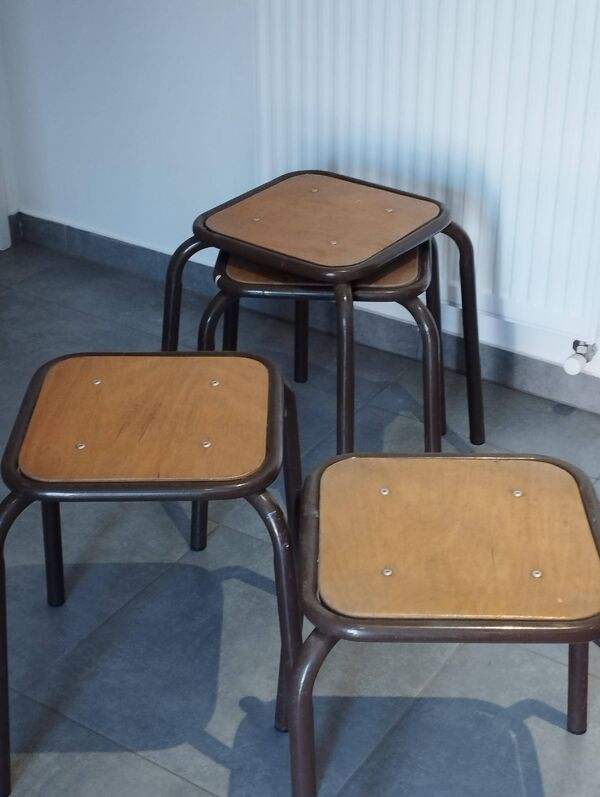 4 tabourets Mullca indus, atelier, école époque vintage