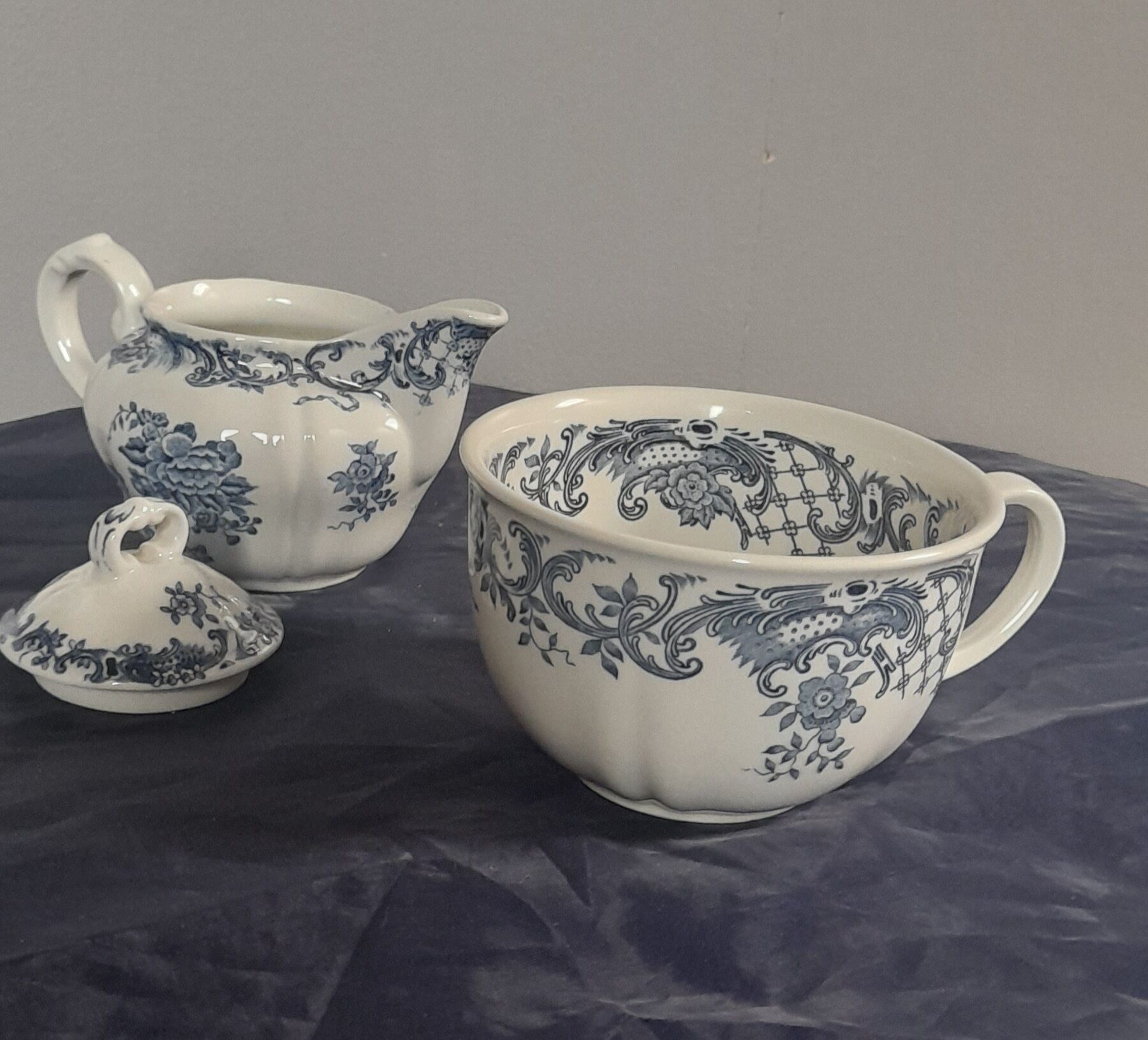 Coffee cup & milk pot, Valéria model by Villeroy & Boch