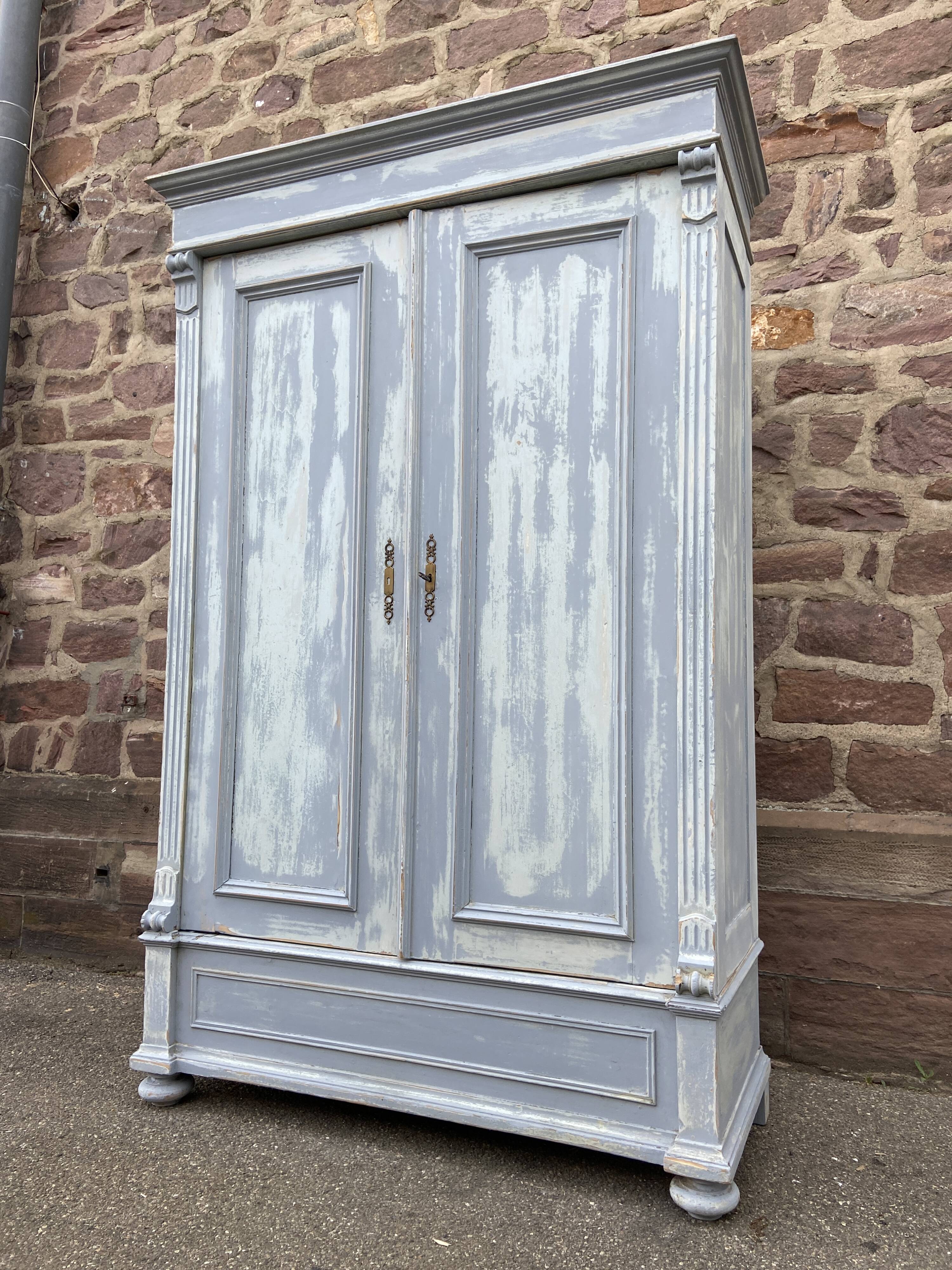 Rustic Alsatian cabinet late 19 Eme painted fir