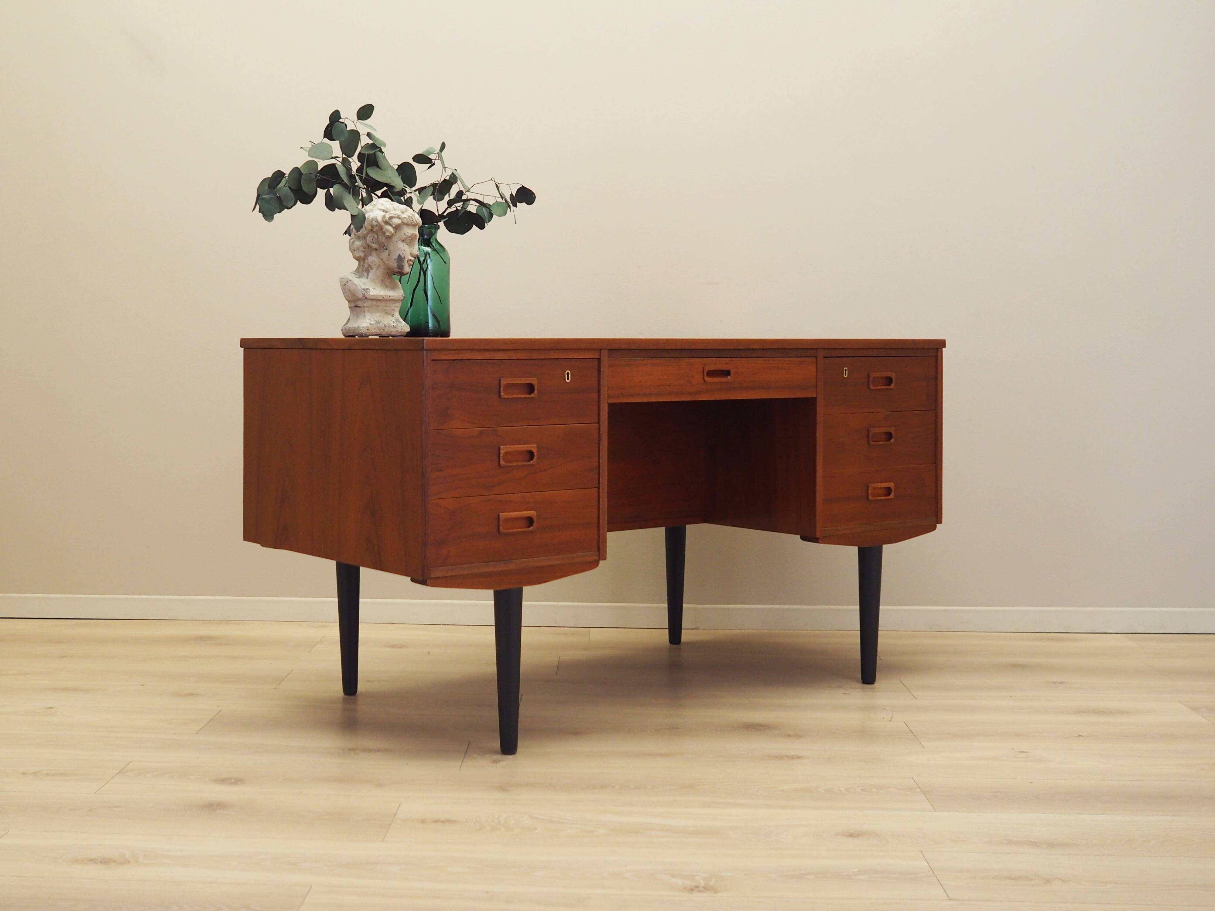 Teak desk, Danish design, 1970s, production: Denmark
