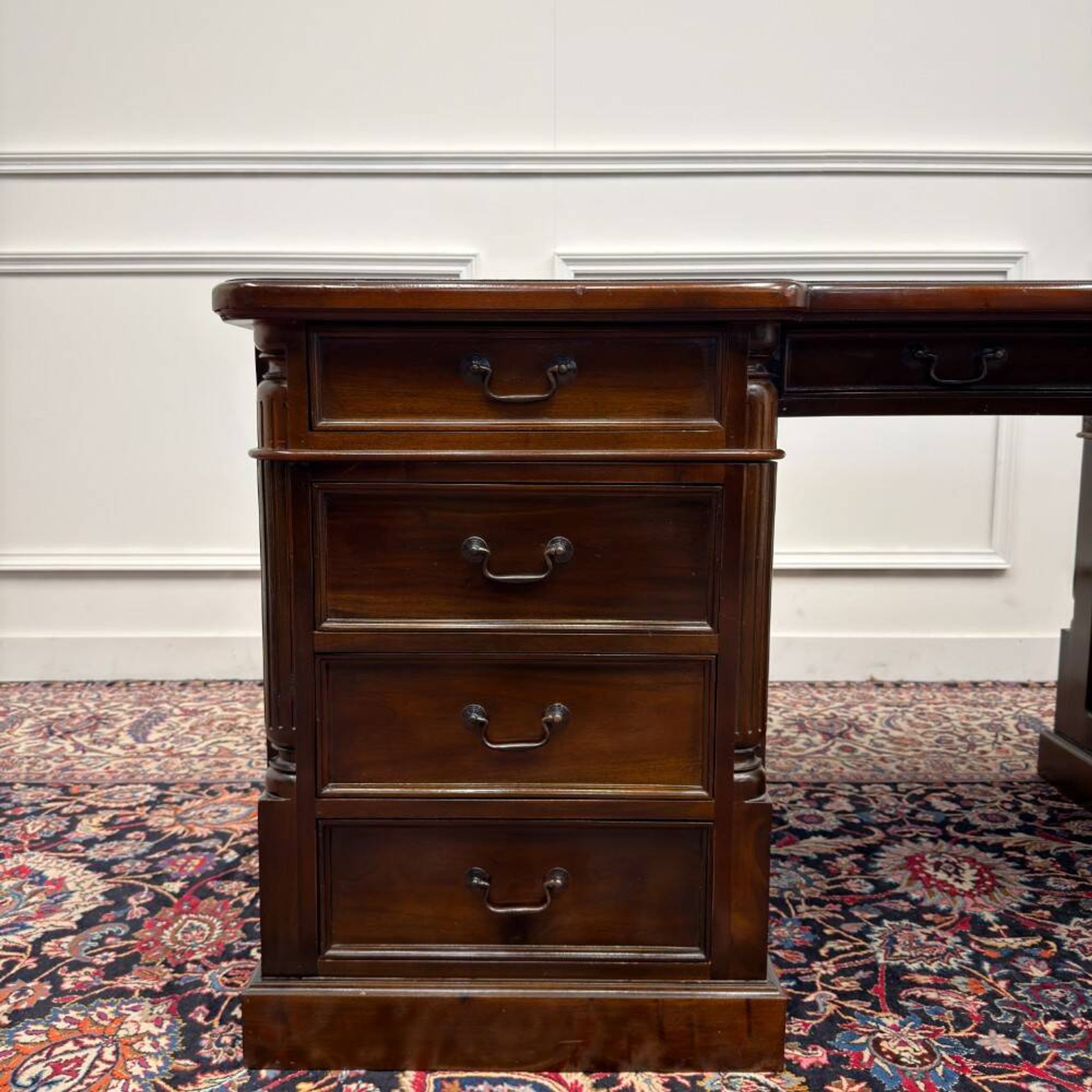 Ensemble de bureau anglais classique avec chaises de bureau