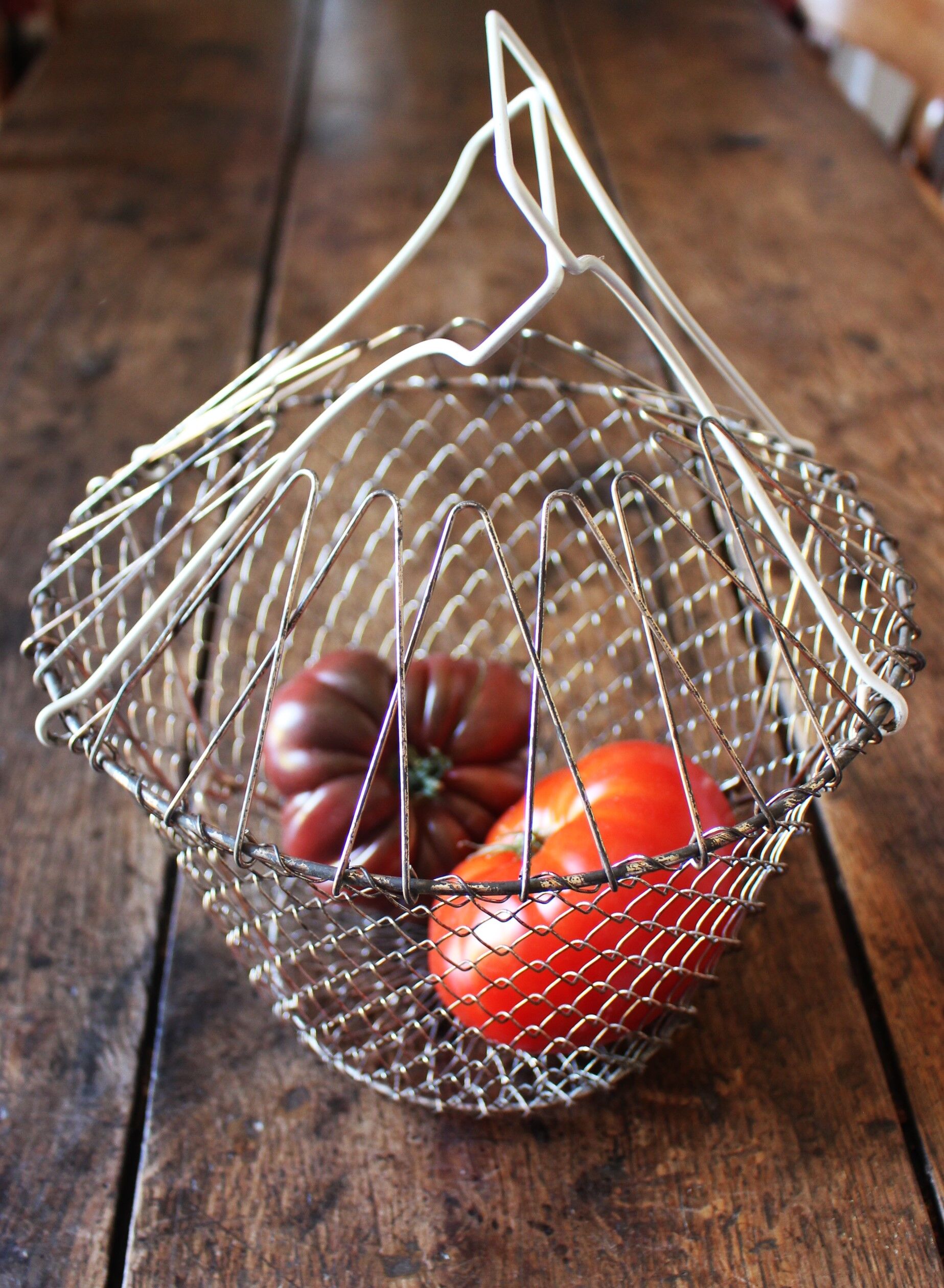 Salad basket foldable star iron thread anses white plastic