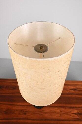 Lampe de table en teck et laiton