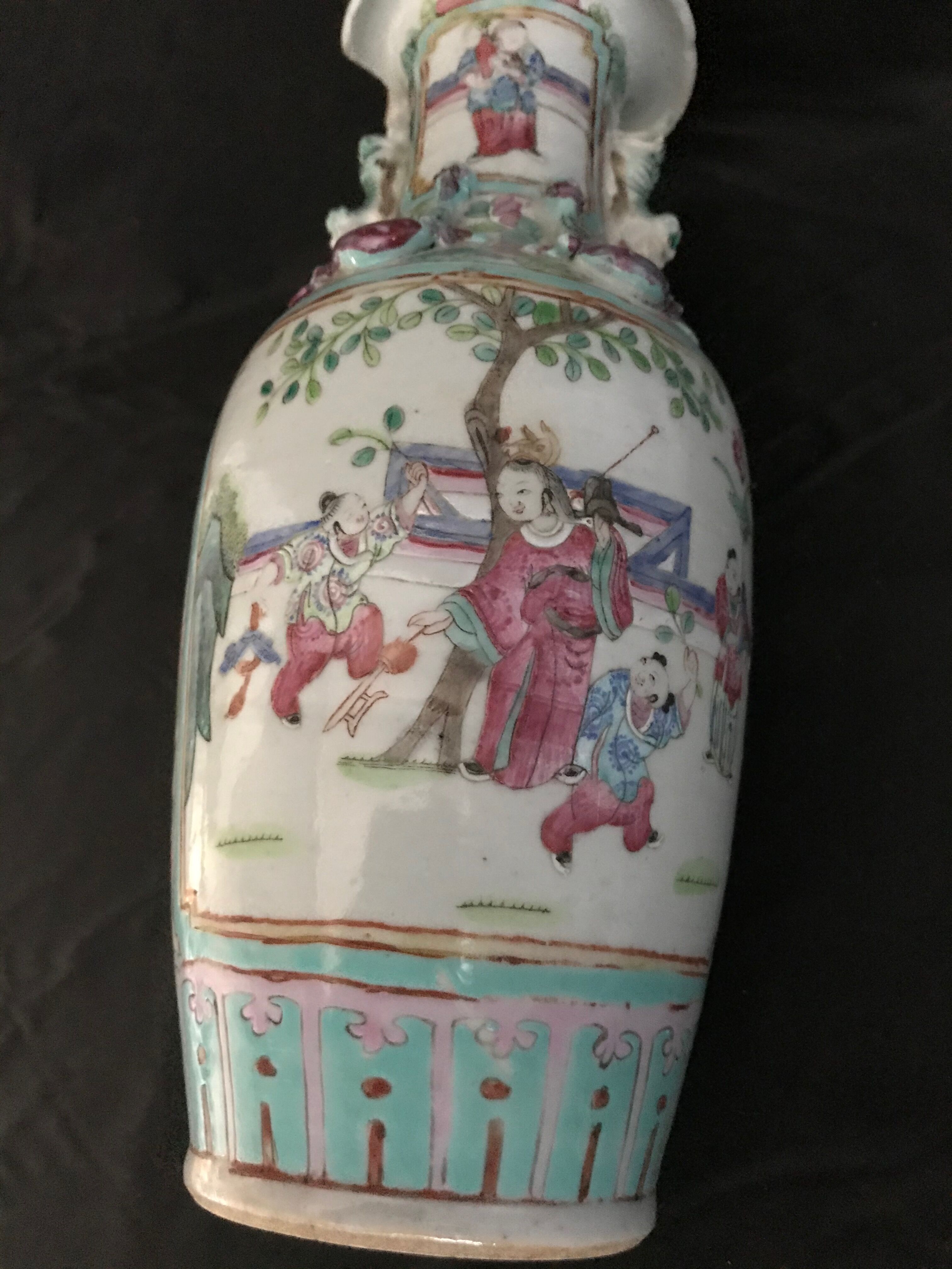 Vase - Canton - Porcelain - Family Scene - China - 19th Century
