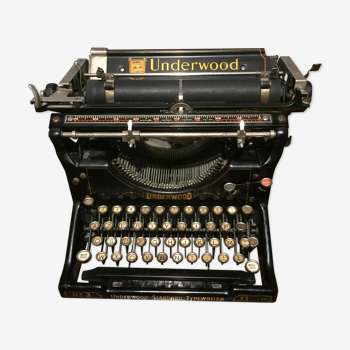 Ancienne machine à écrire de marque underwood