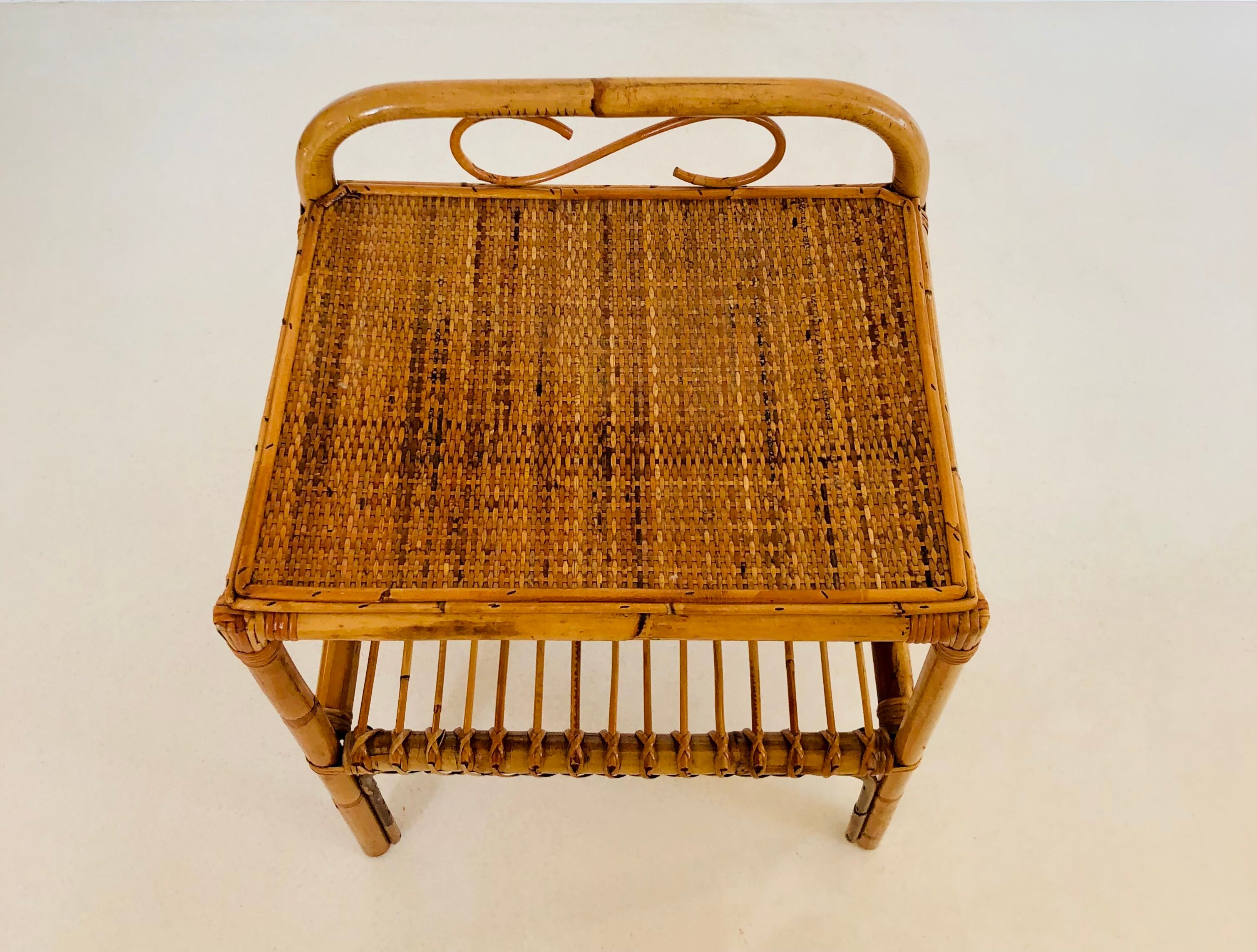 Table d'appoint en rotin, Italie années 60