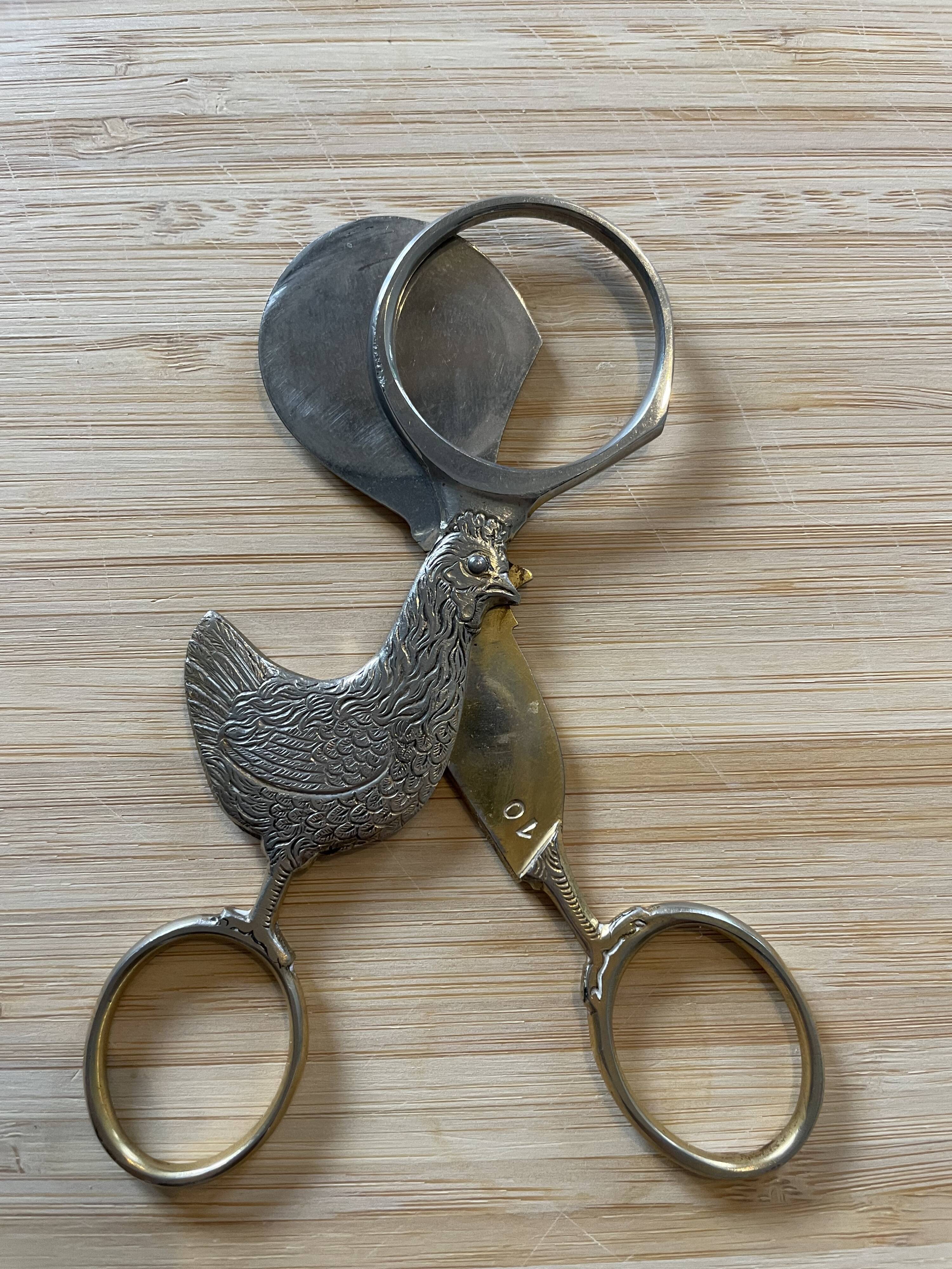 Ciseaux ou couteaux à oeuf vintage