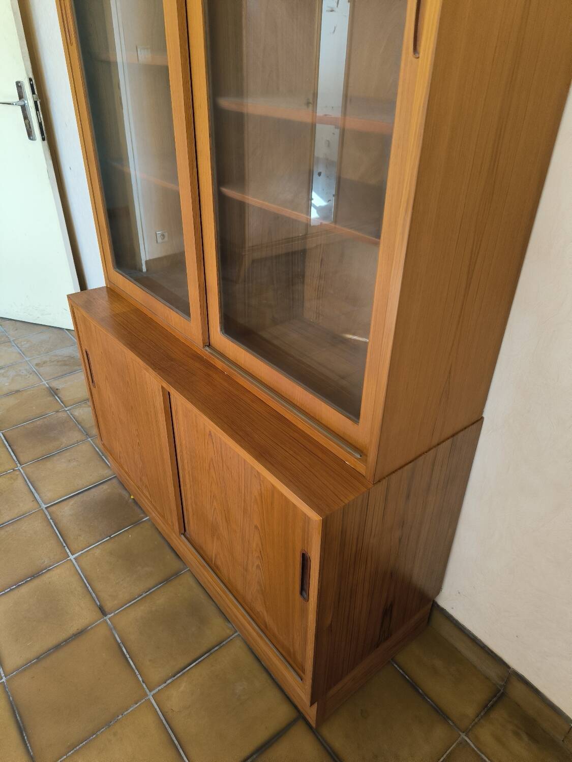 Hundevad Scandinavian display bookcase