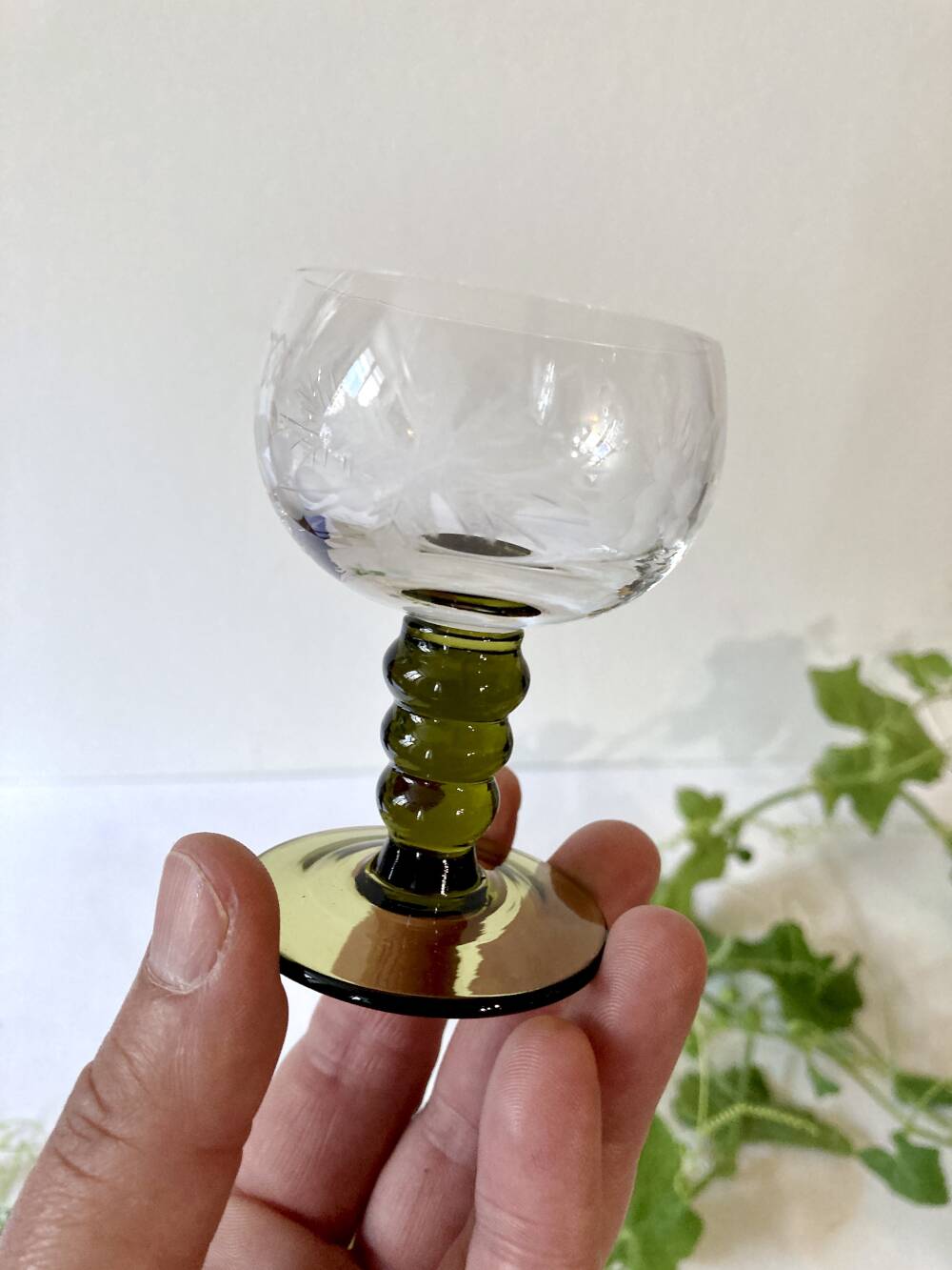 6 small liqueur glasses Roemer, moss green stepped bases