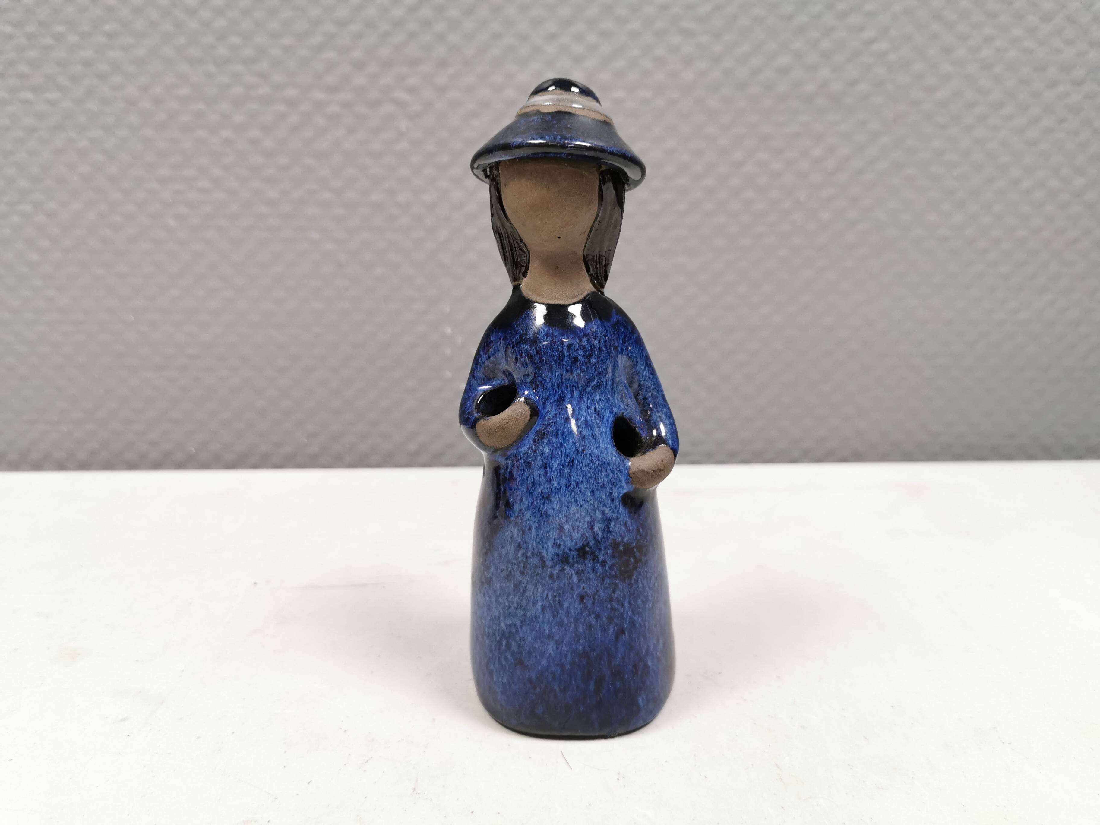 Beautiful vintage ceramic lady figurine by Elsi Bourelius Sweden 1980s