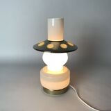 Lampe de table en verre opale et laiton plaqué, milieu du siècle, années 1960