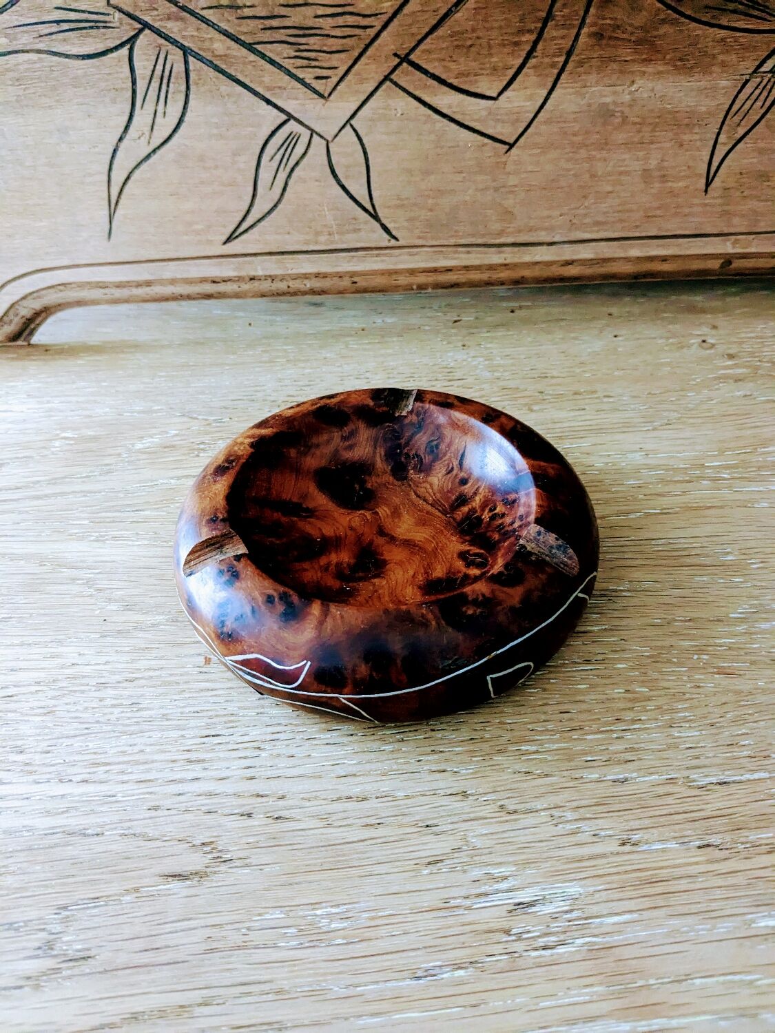 Artisanal ashtray in solid olive tree