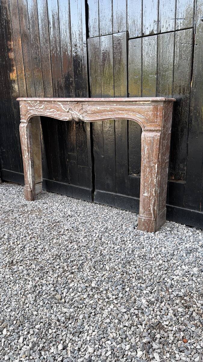 Louis XV fireplace in Rance marble from the 18th century