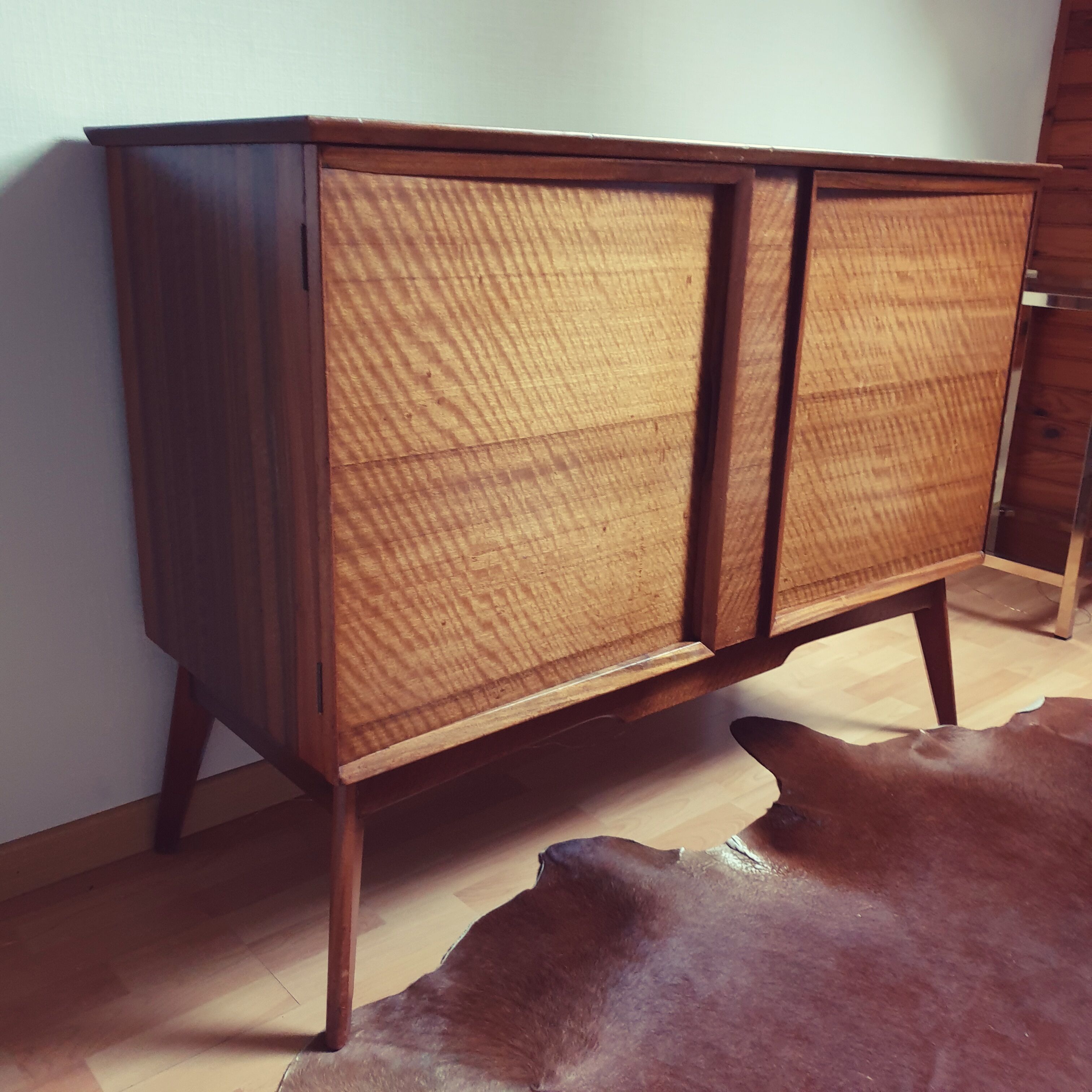 Vintage Alfred Cox furniture chest of drawers / sideboard