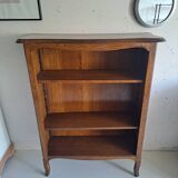 Small old wooden library / Bibus