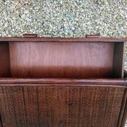 Meuble de rangement en rotin vintage