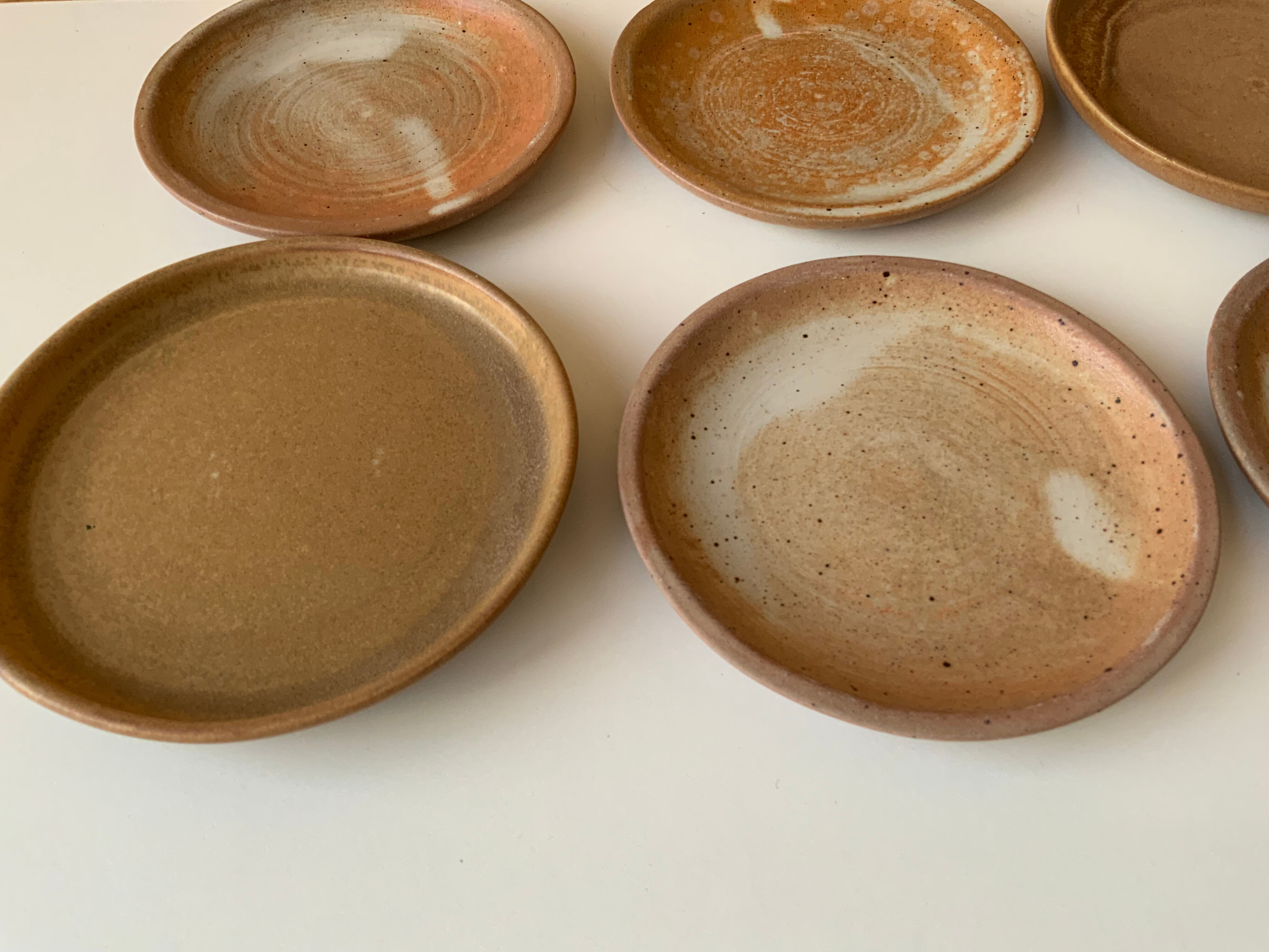 6 assiettes en grès vintage