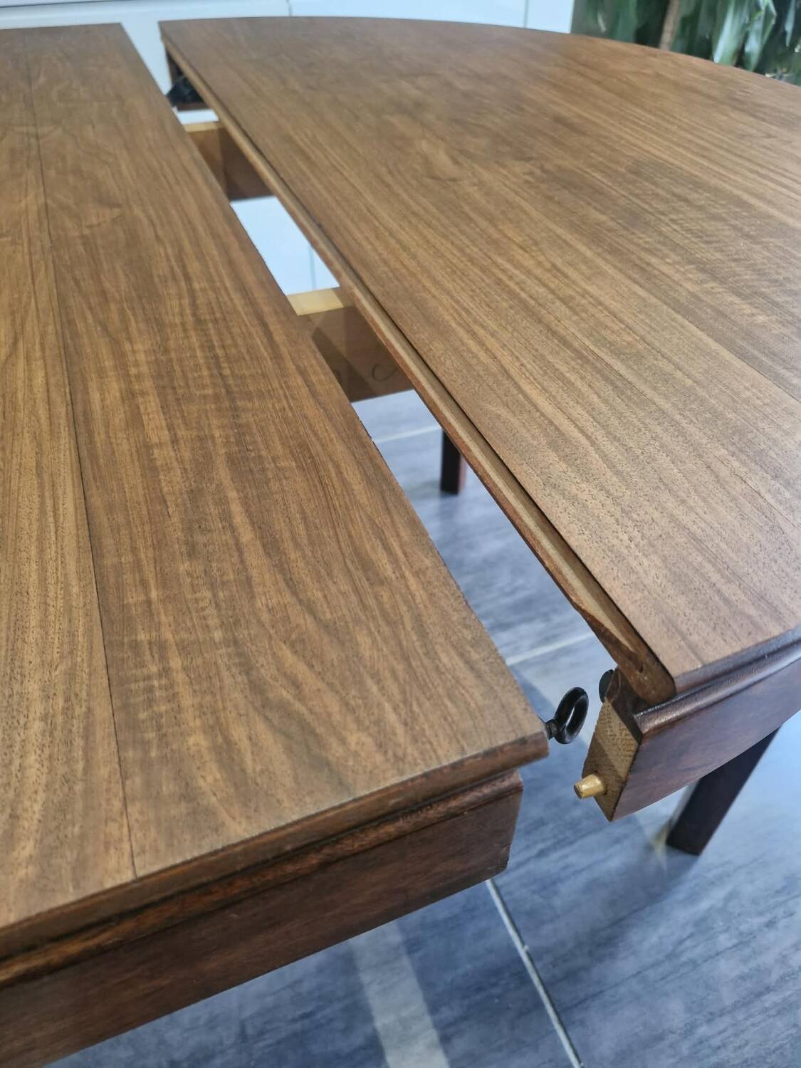 Scandinavian extendable teak table, 1970s