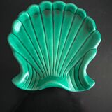 Empty shell-shaped pocket