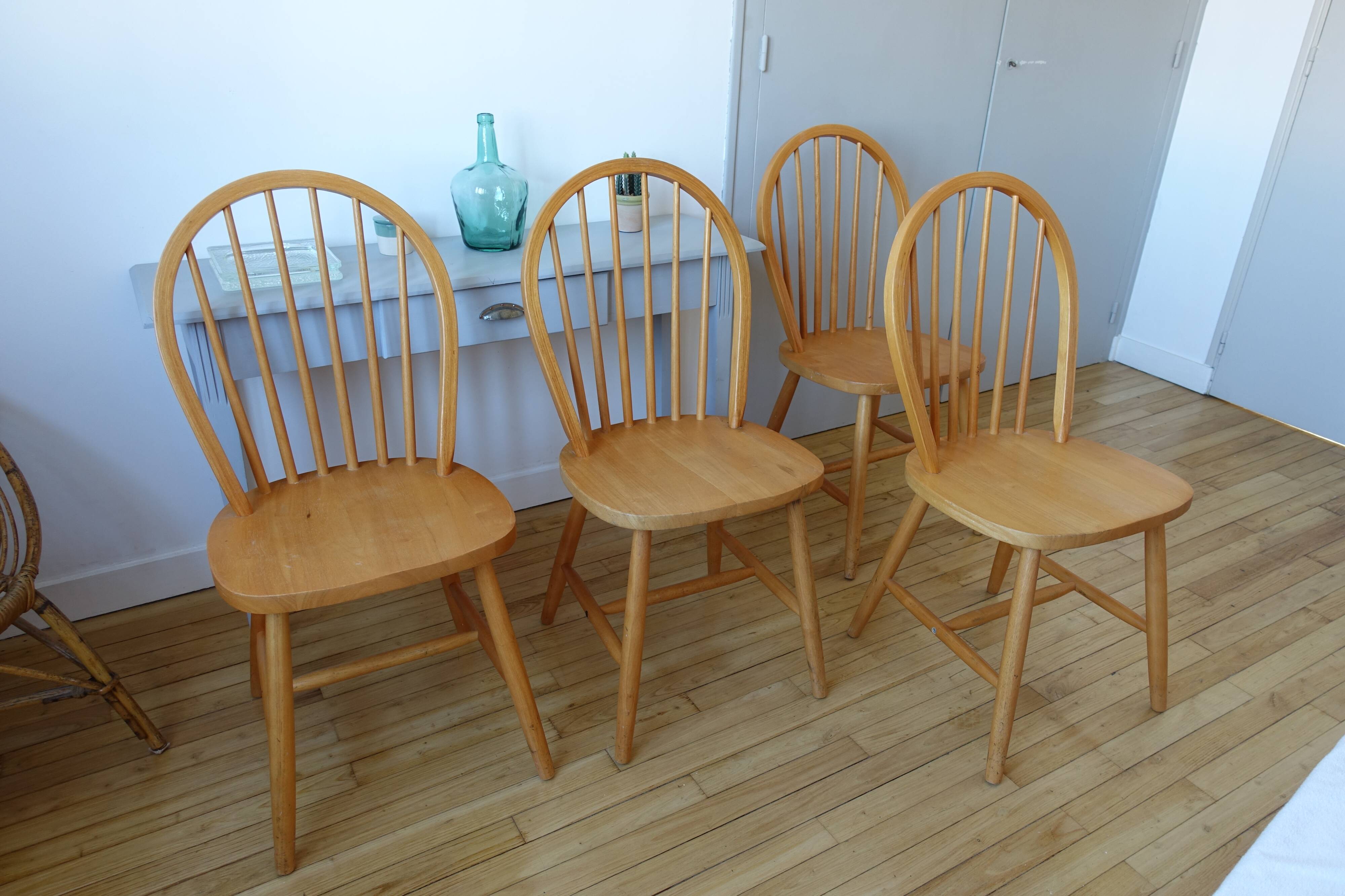 4 Scandinavian Windsor chairs in solid beech 1970s