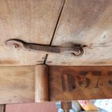 Old round table in walnut with flaps Louis Philippe