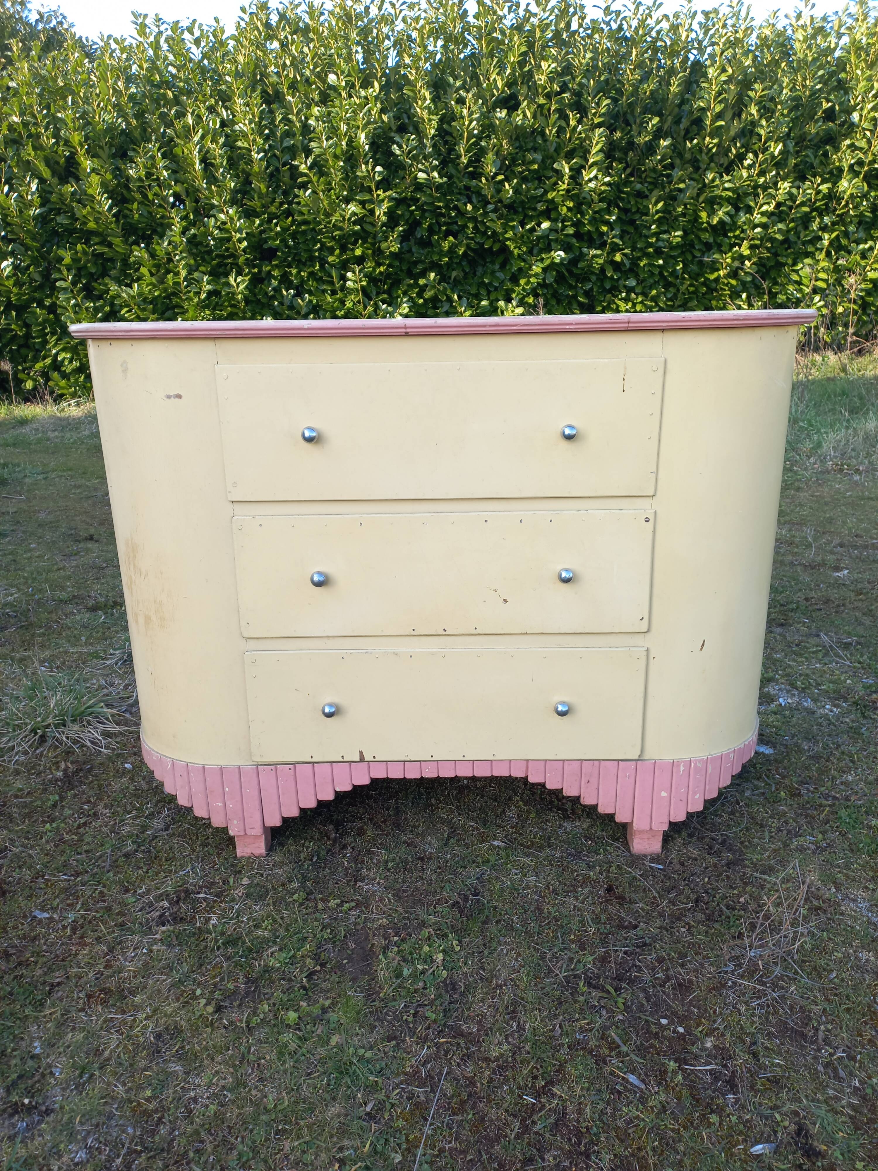 Art Deco curved chest of drawers in lacquered wood