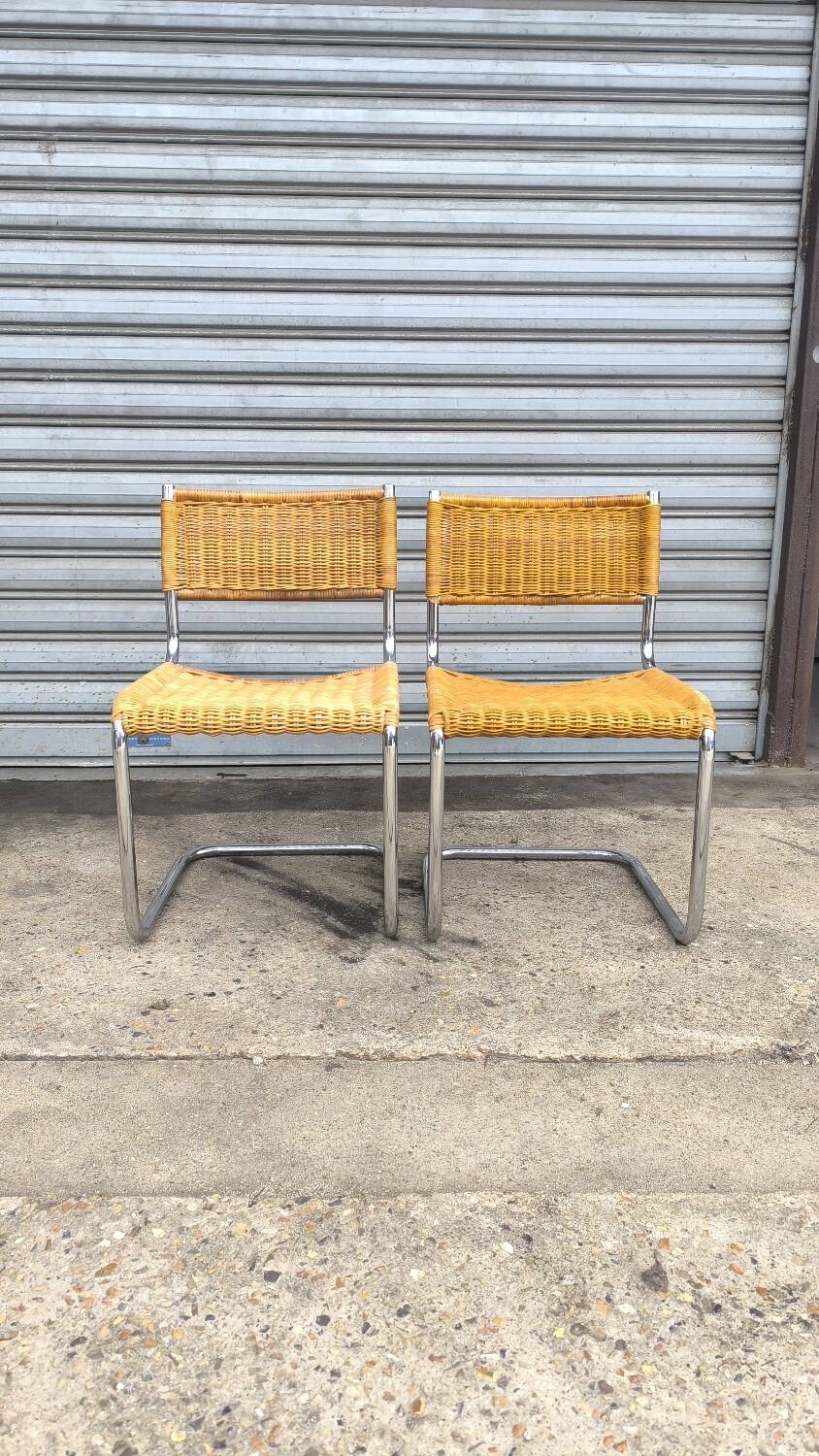 Pair of cantilever and rattan chairs from the 70s