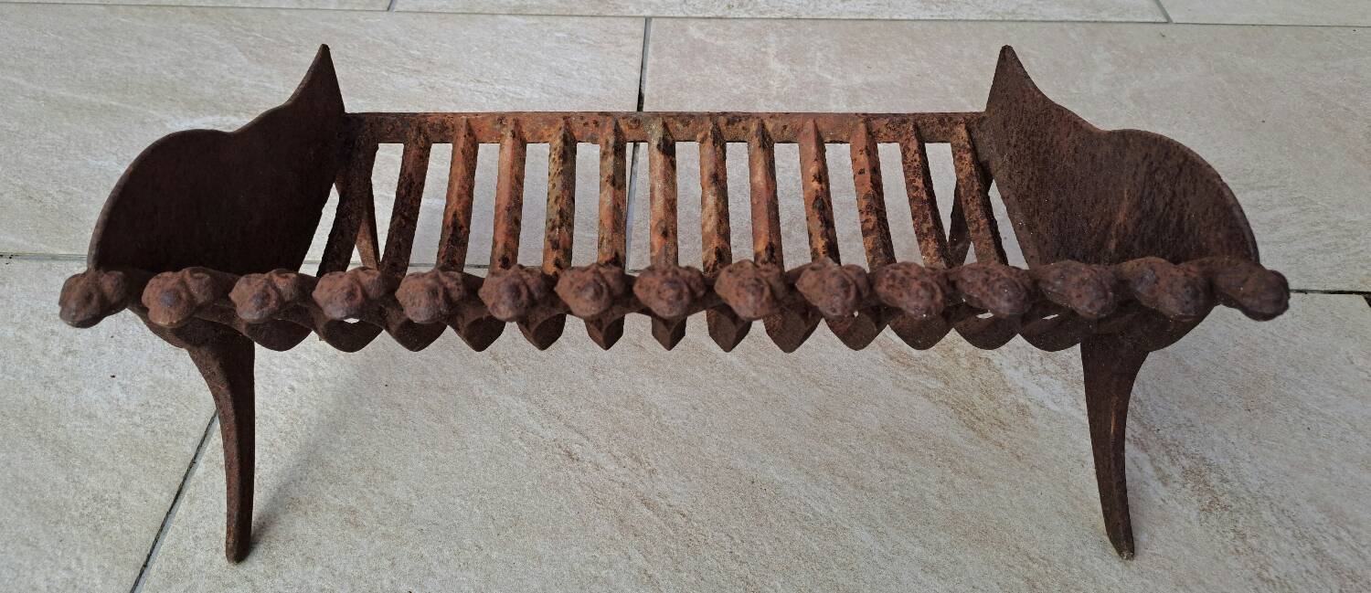 Cast iron log holder