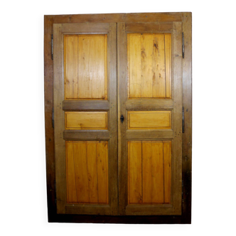 Pair of wooden doors from the 18th century