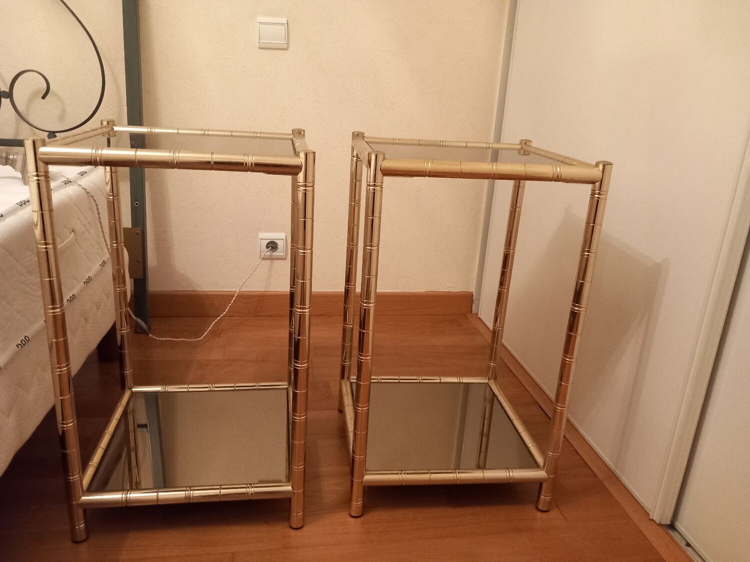Set of 2 bedside tables