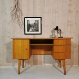 Desk with compass feet